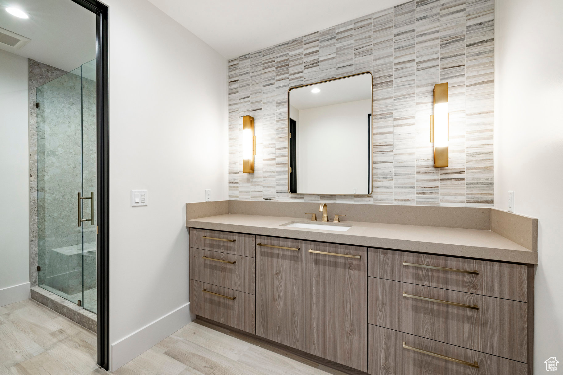 main property photo 80