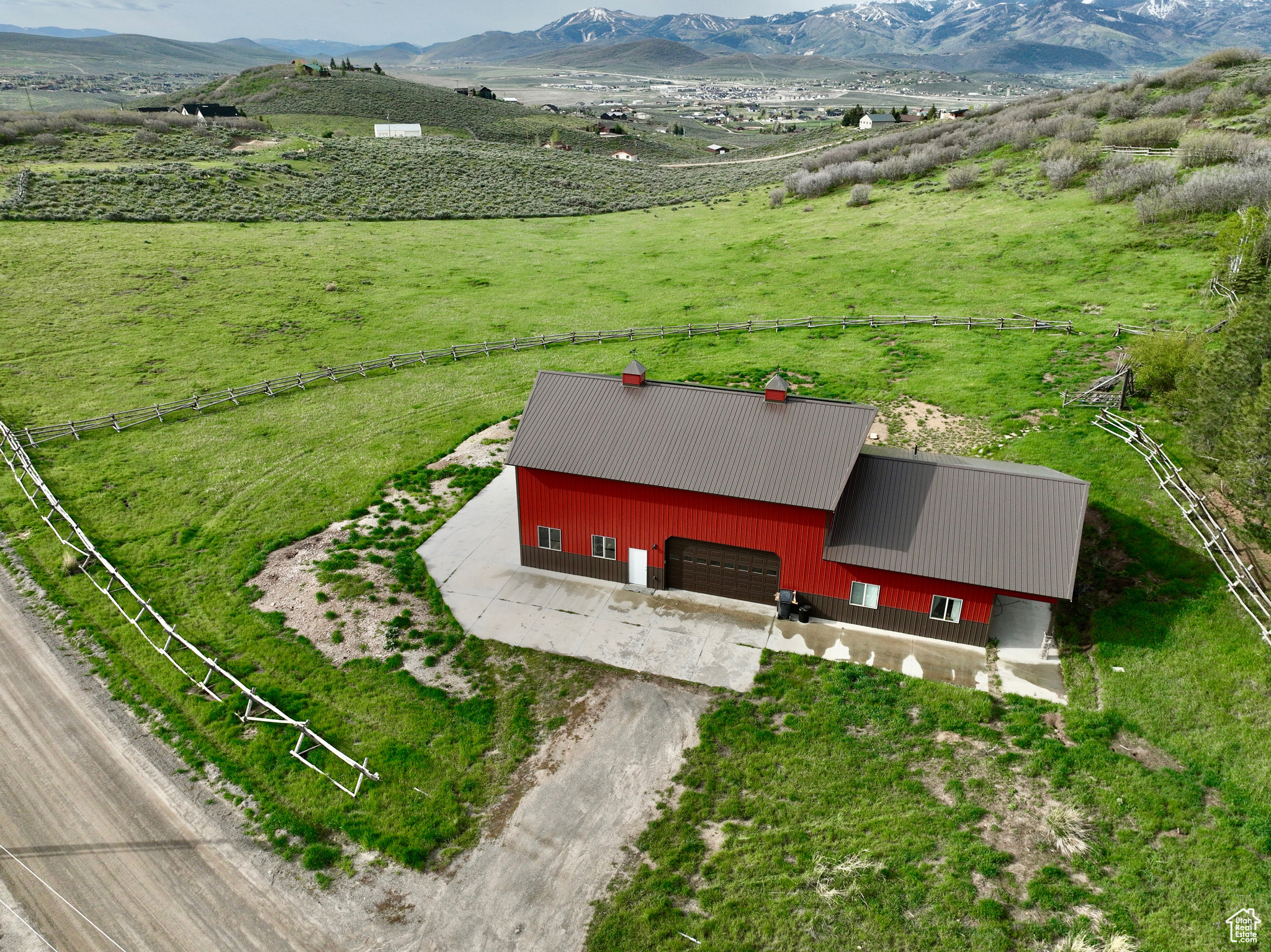 main property photo 27