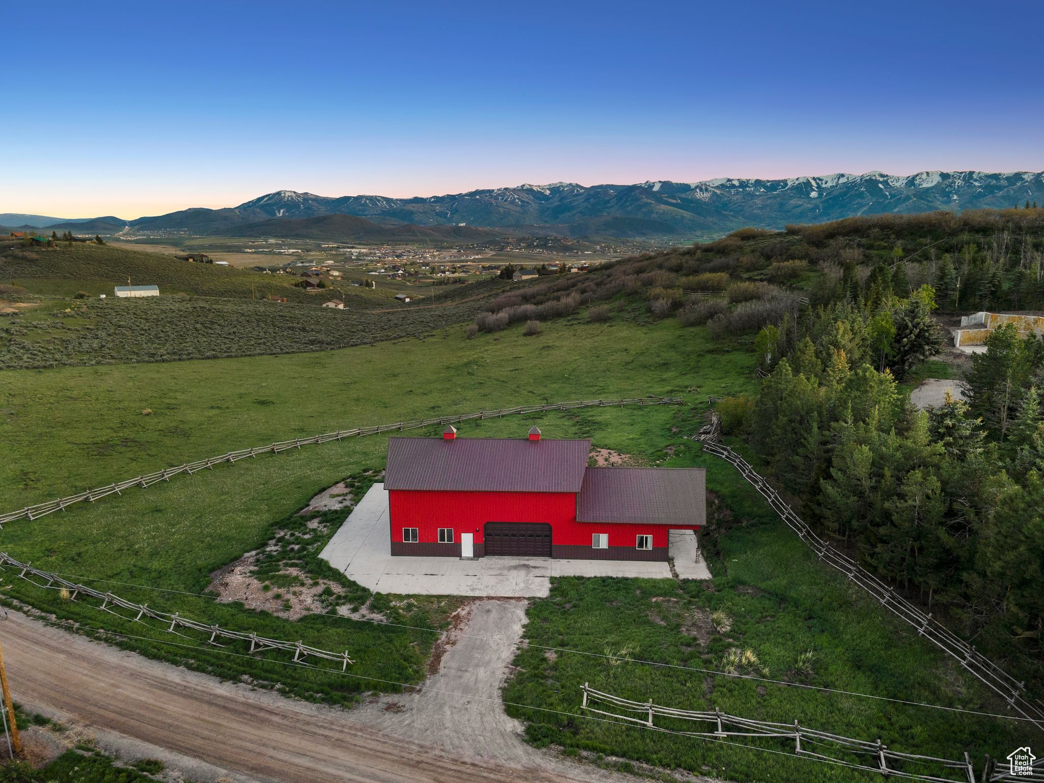 main property photo 8
