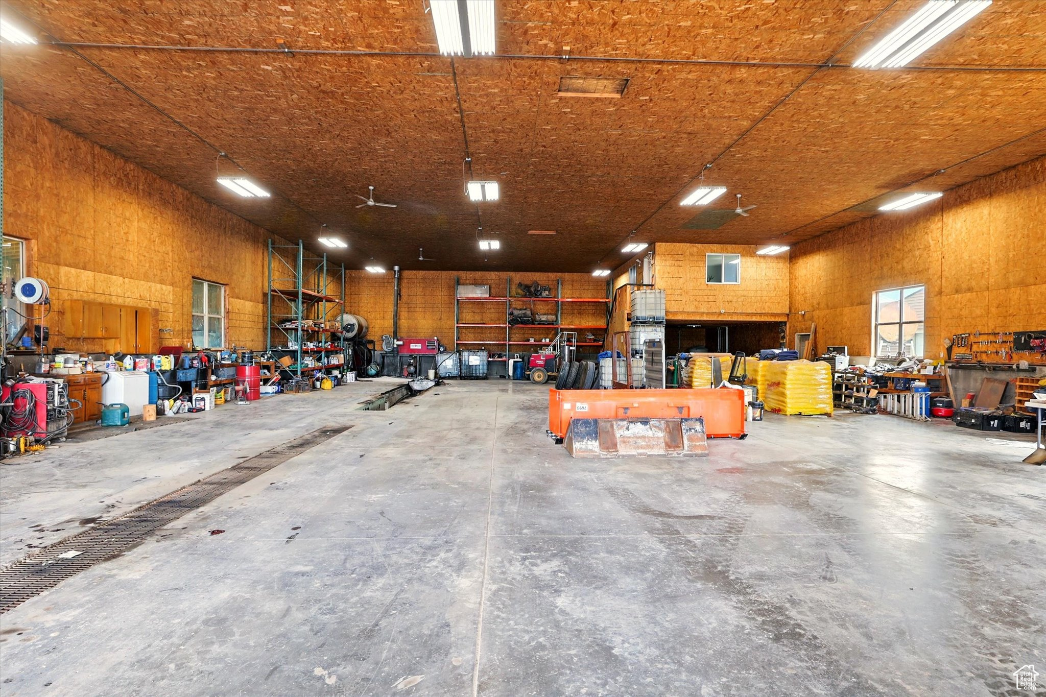 main property photo 17