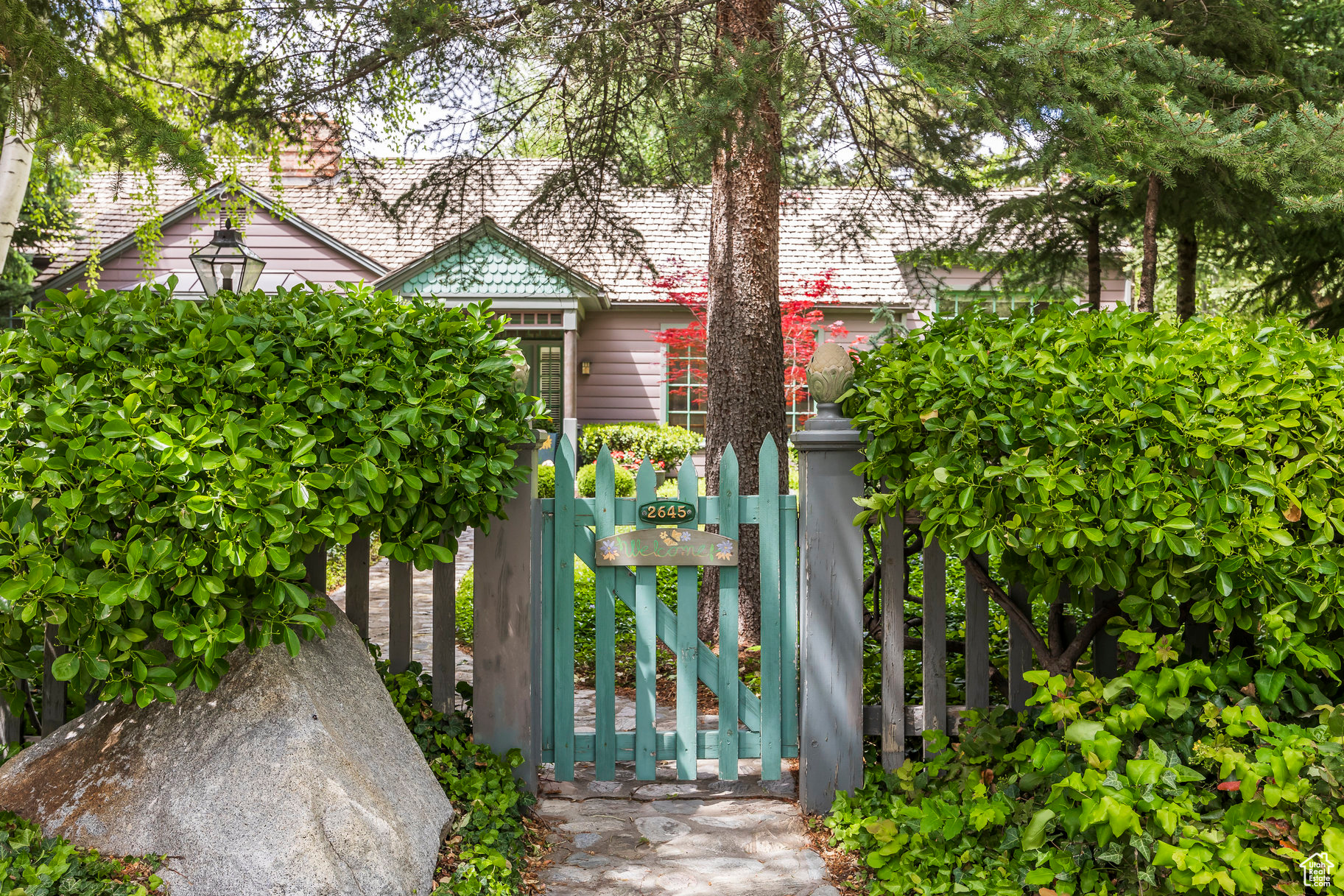 property viewer photo 1
