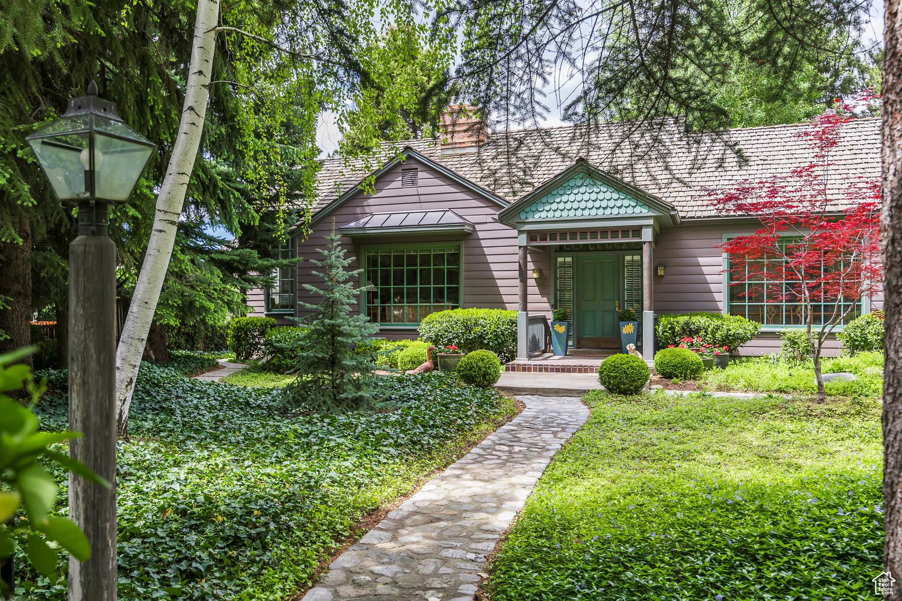property viewer photo 2