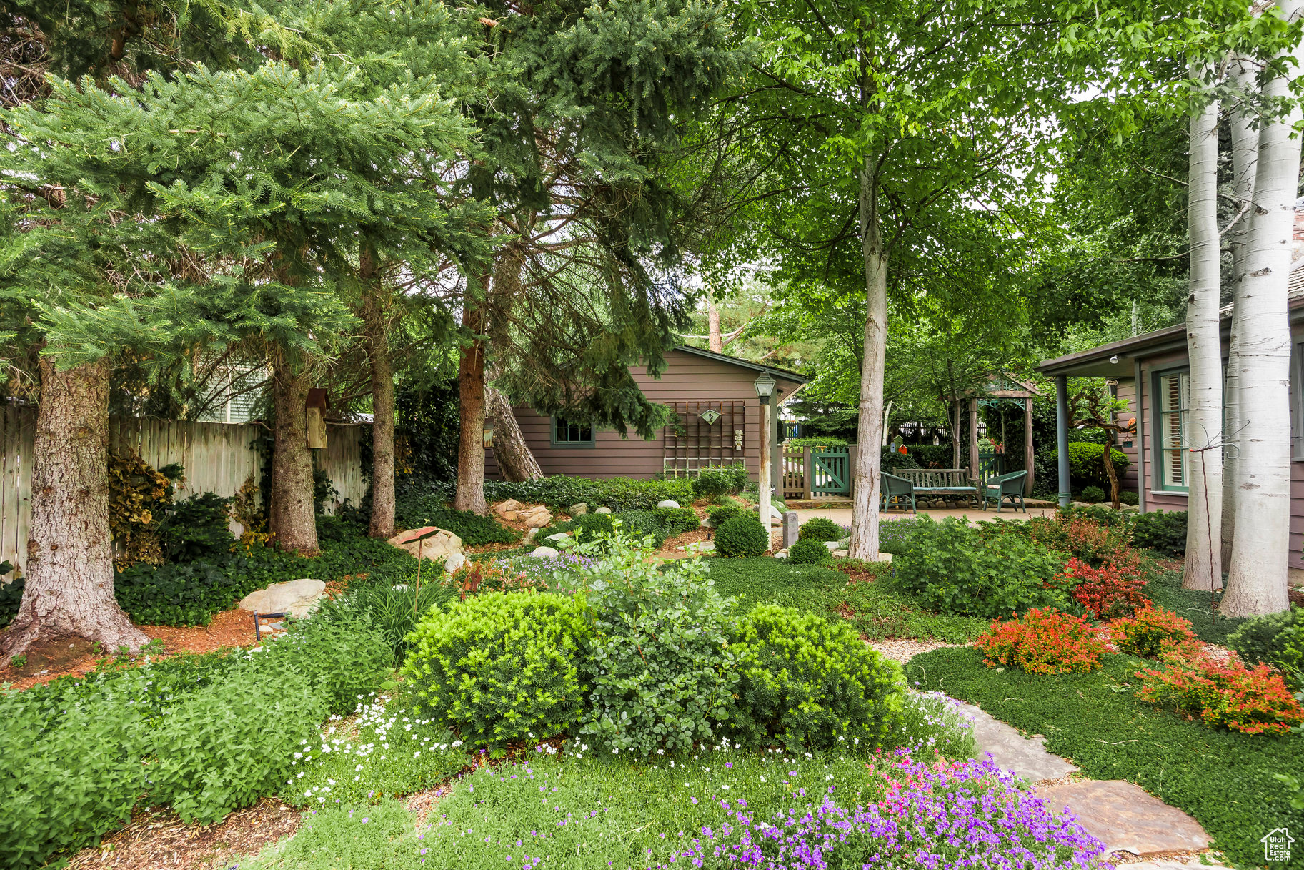 property viewer photo 3