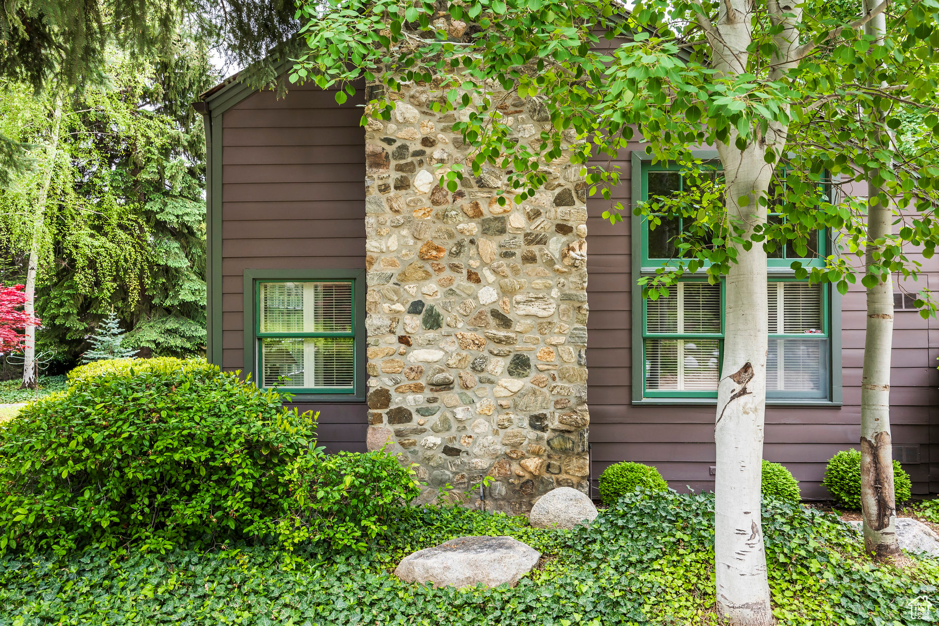 property viewer photo 45