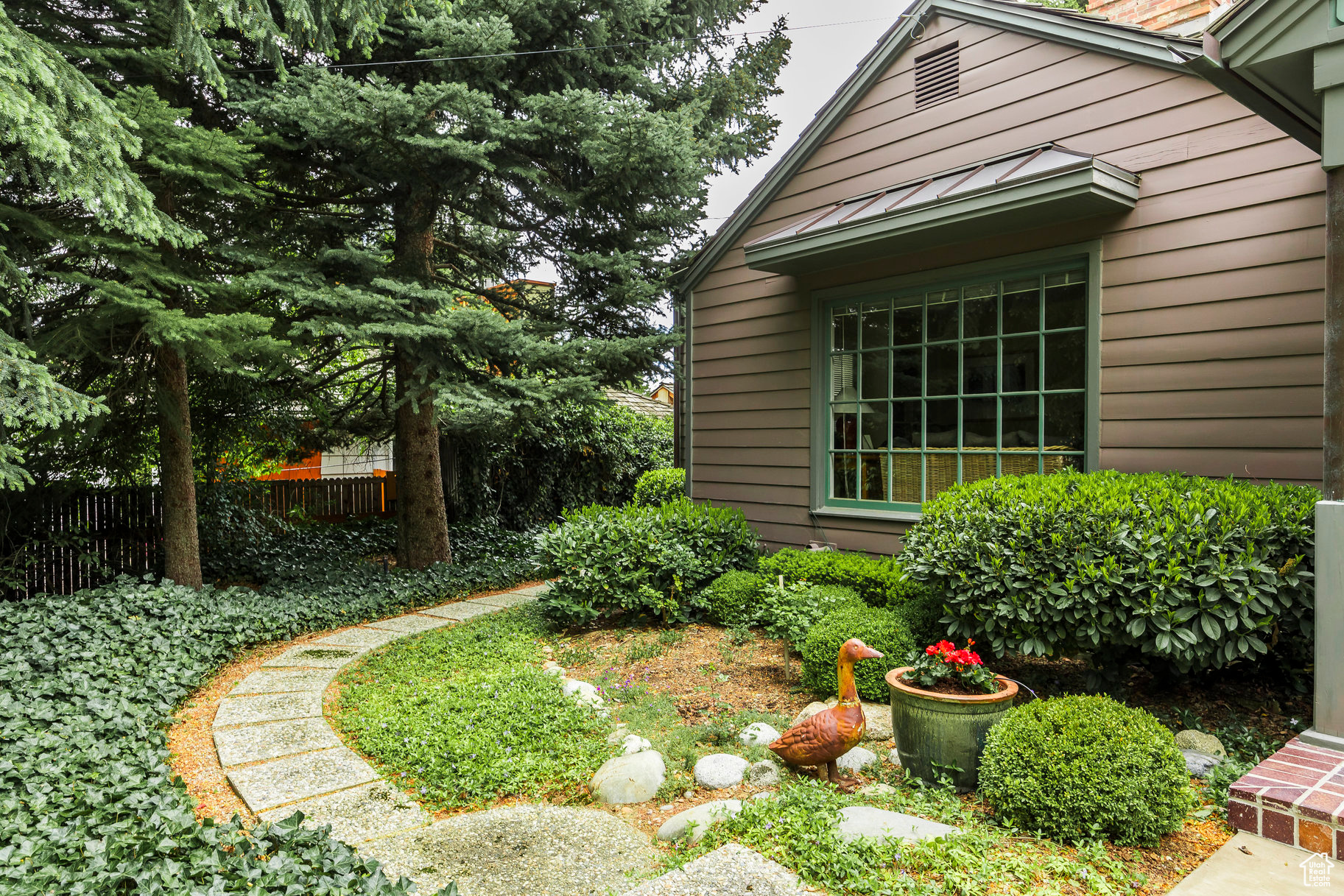 property viewer photo 54