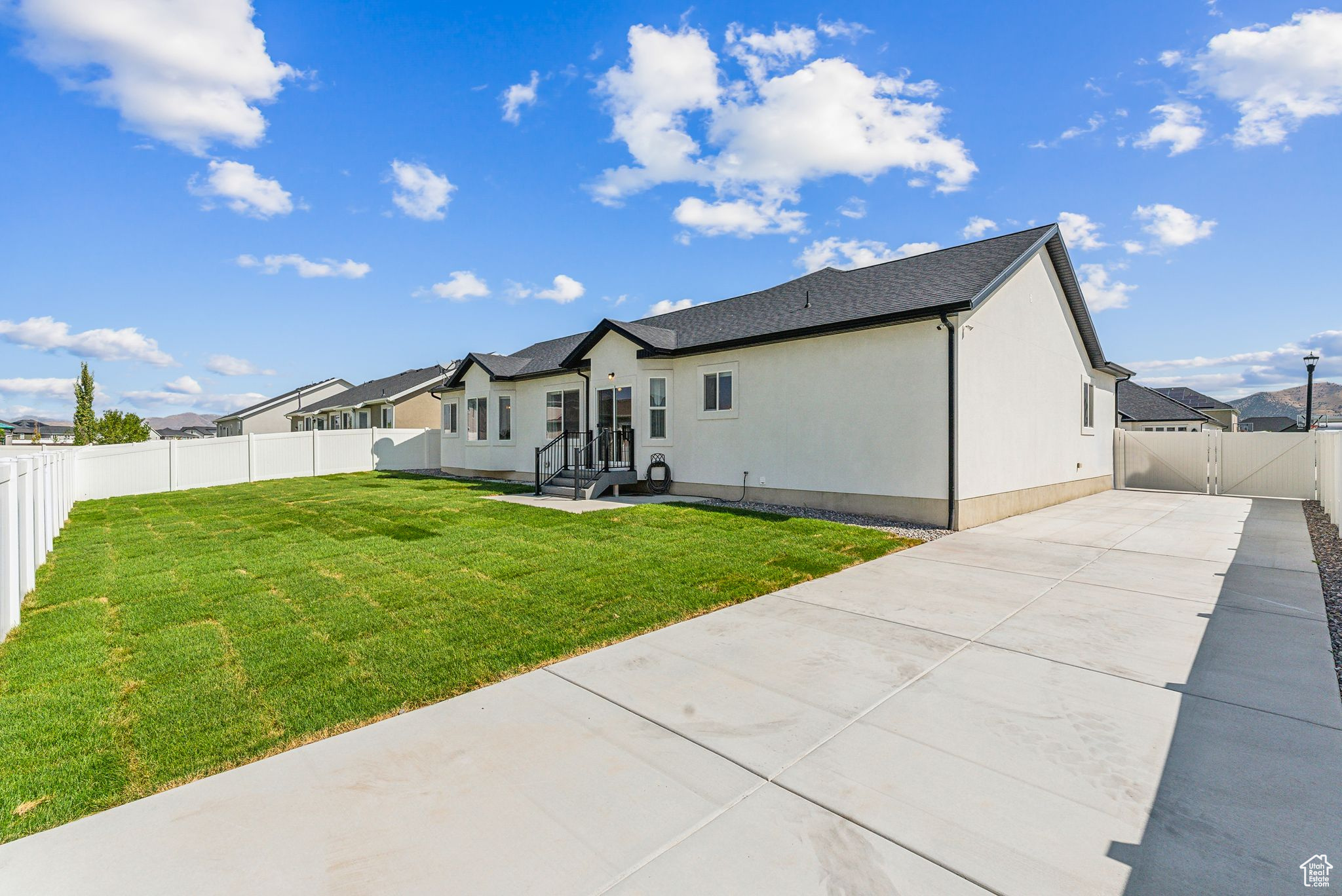 main property photo 20