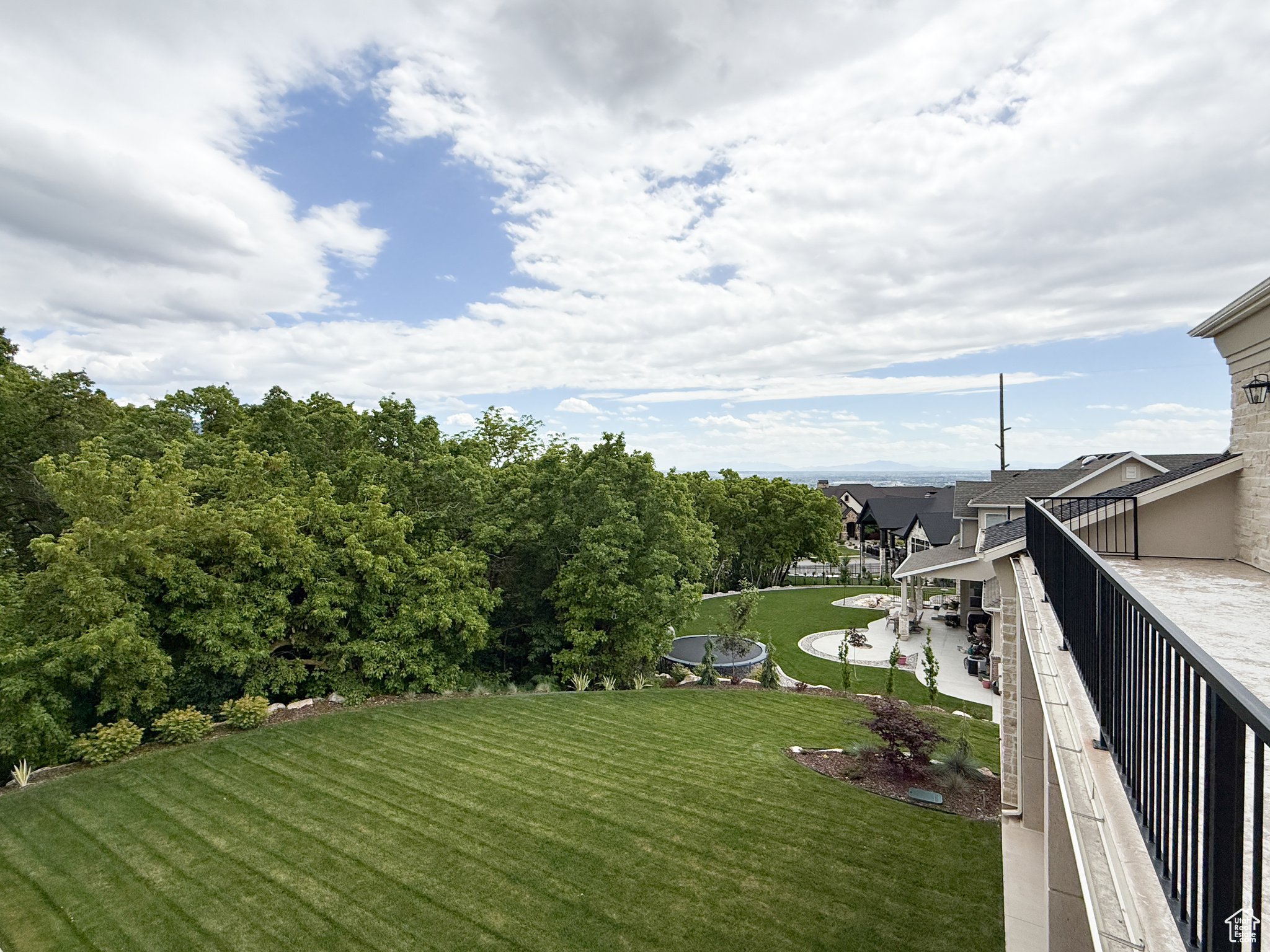 main property photo 111