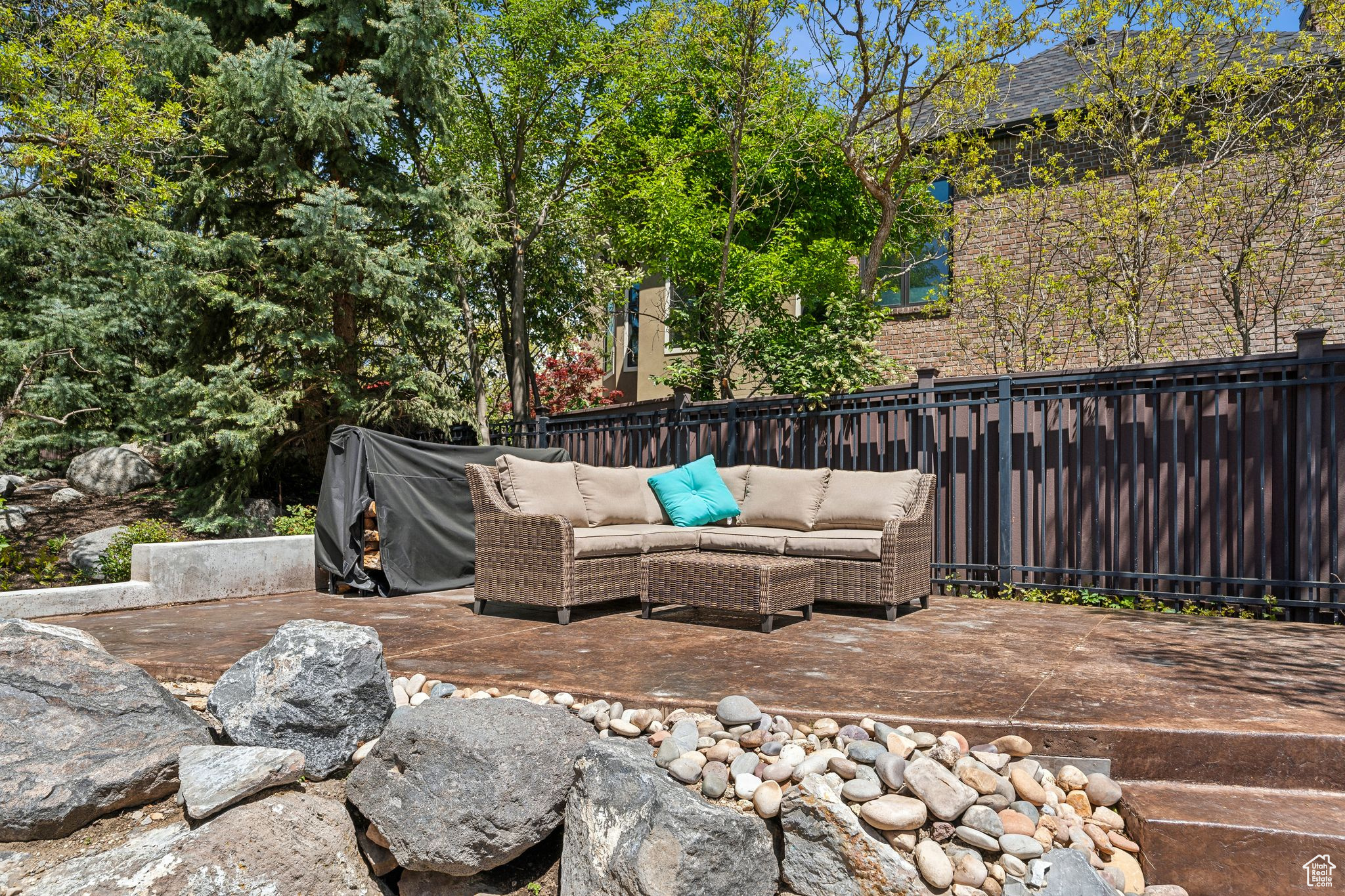 main property photo 5