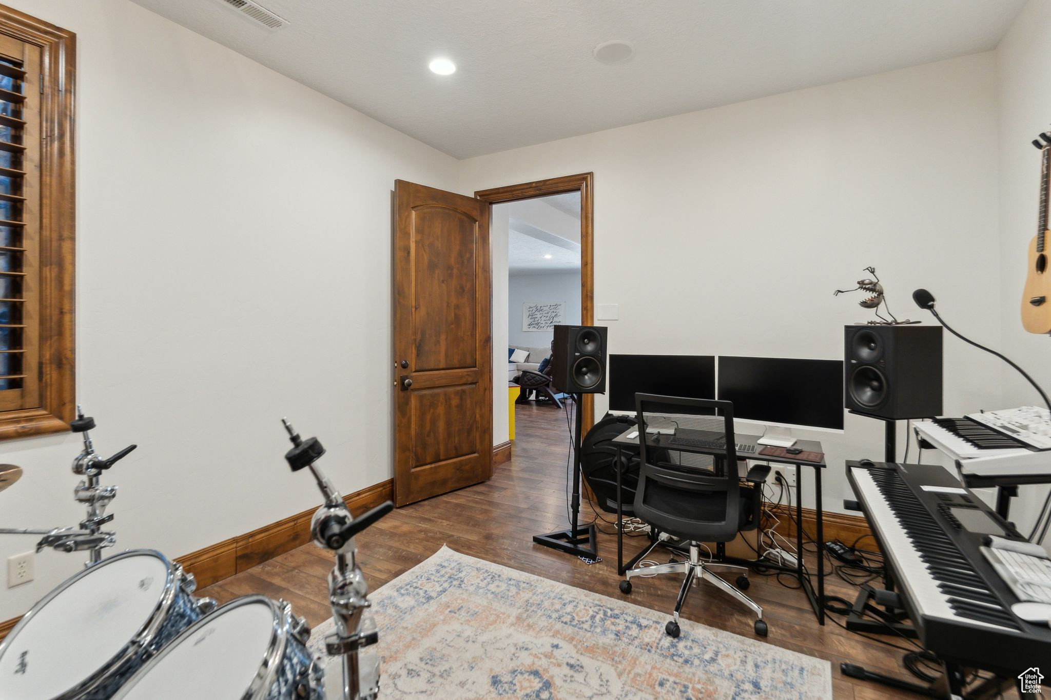 main property photo 73