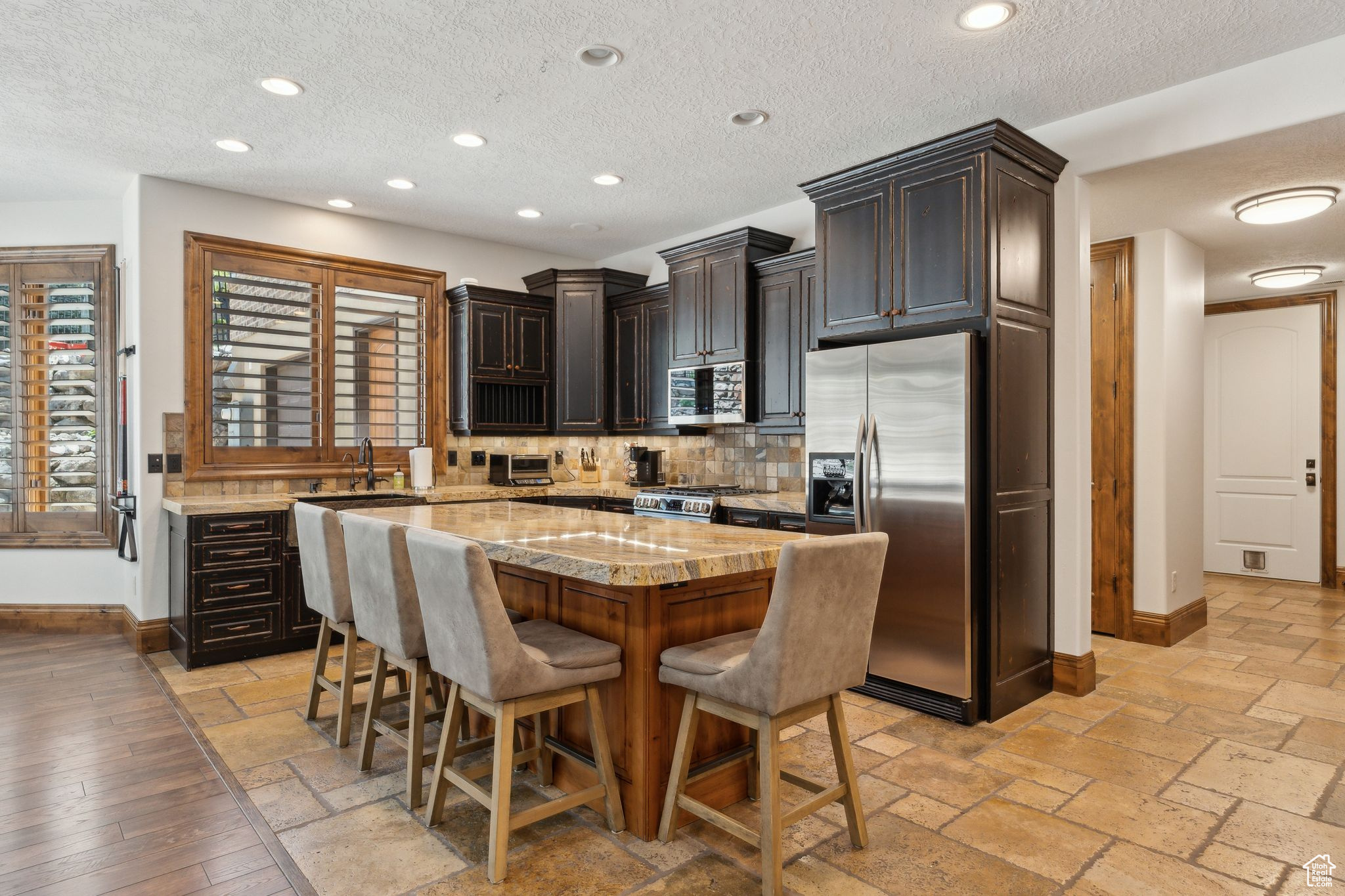 main property photo 78