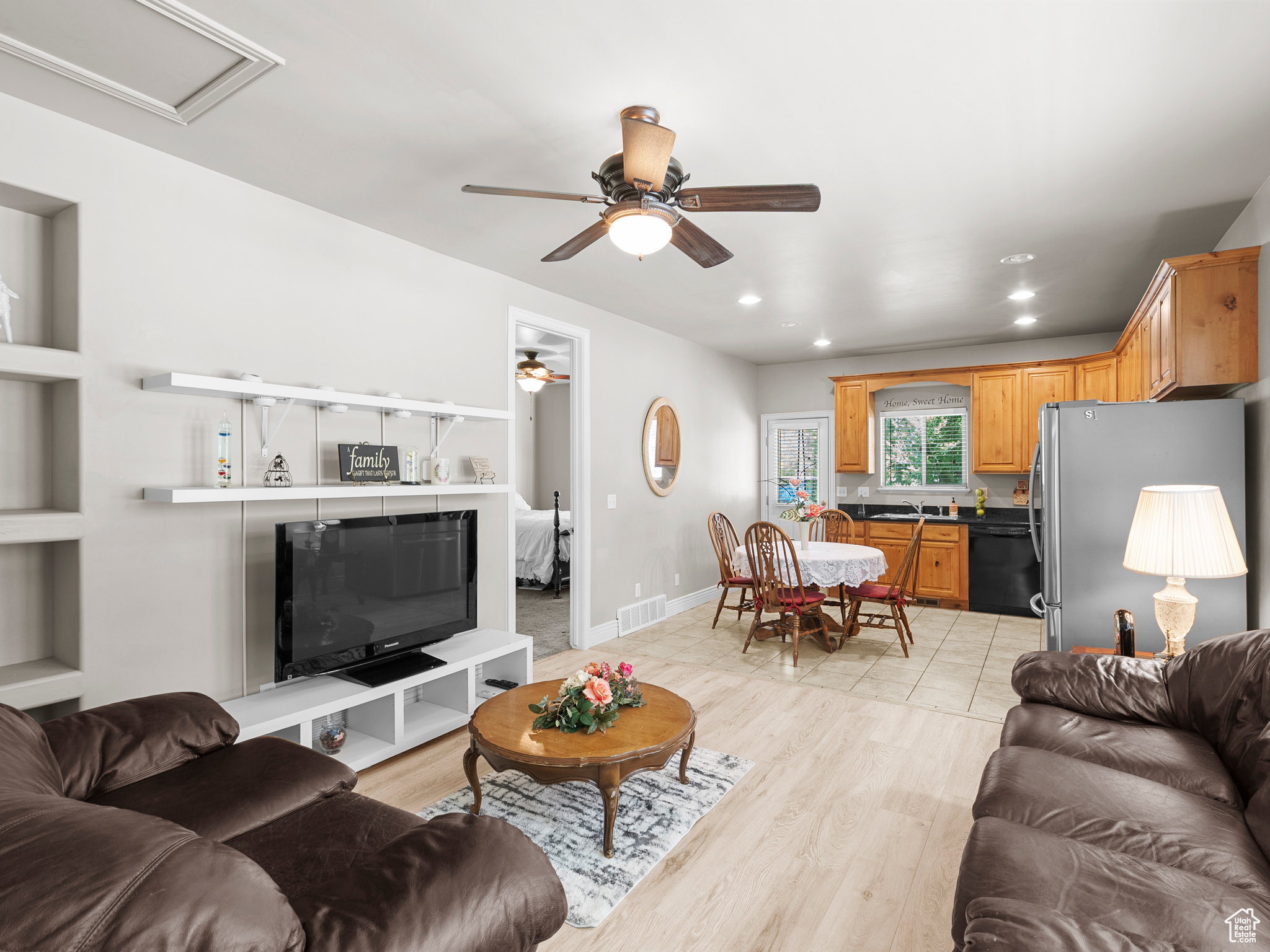 property viewer photo 3