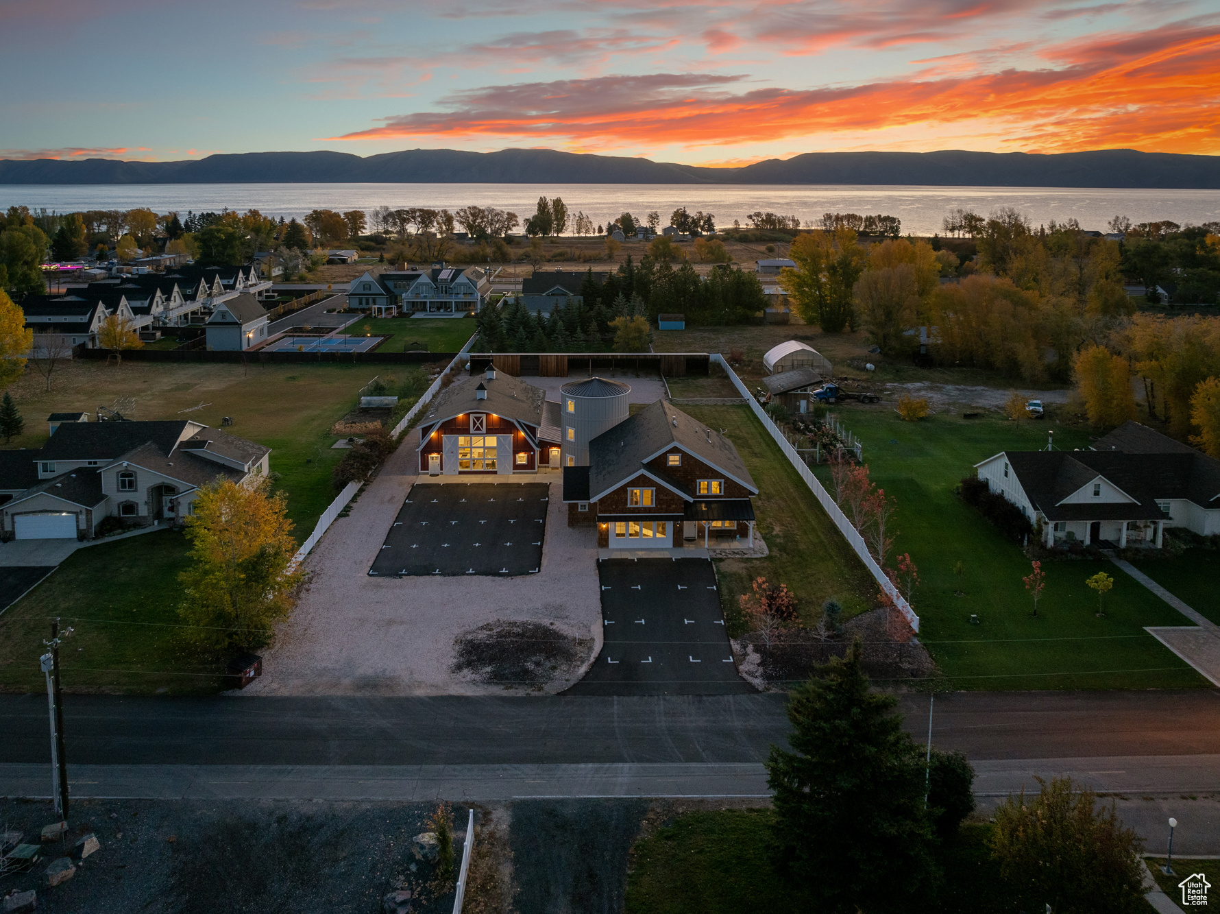 main property photo 14