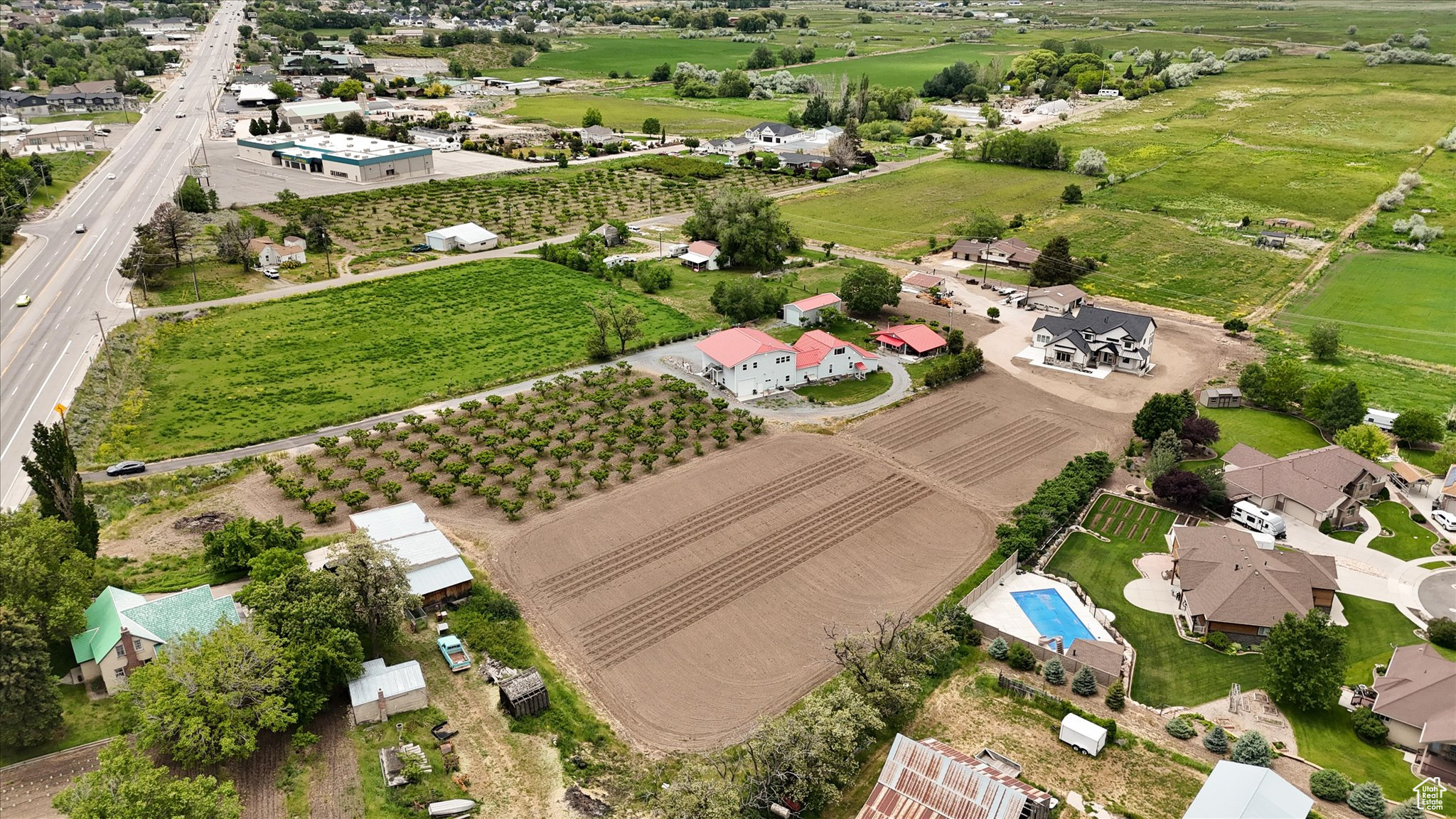 main property photo 68