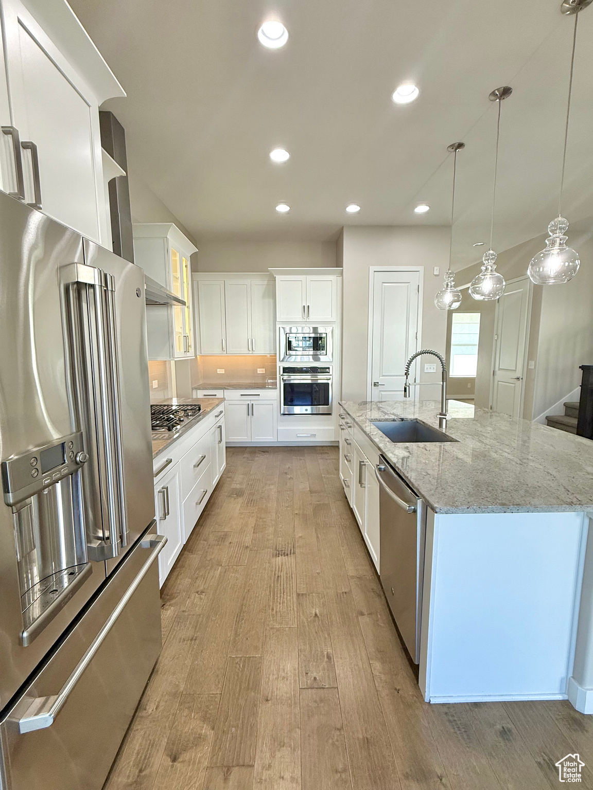property viewer photo 16