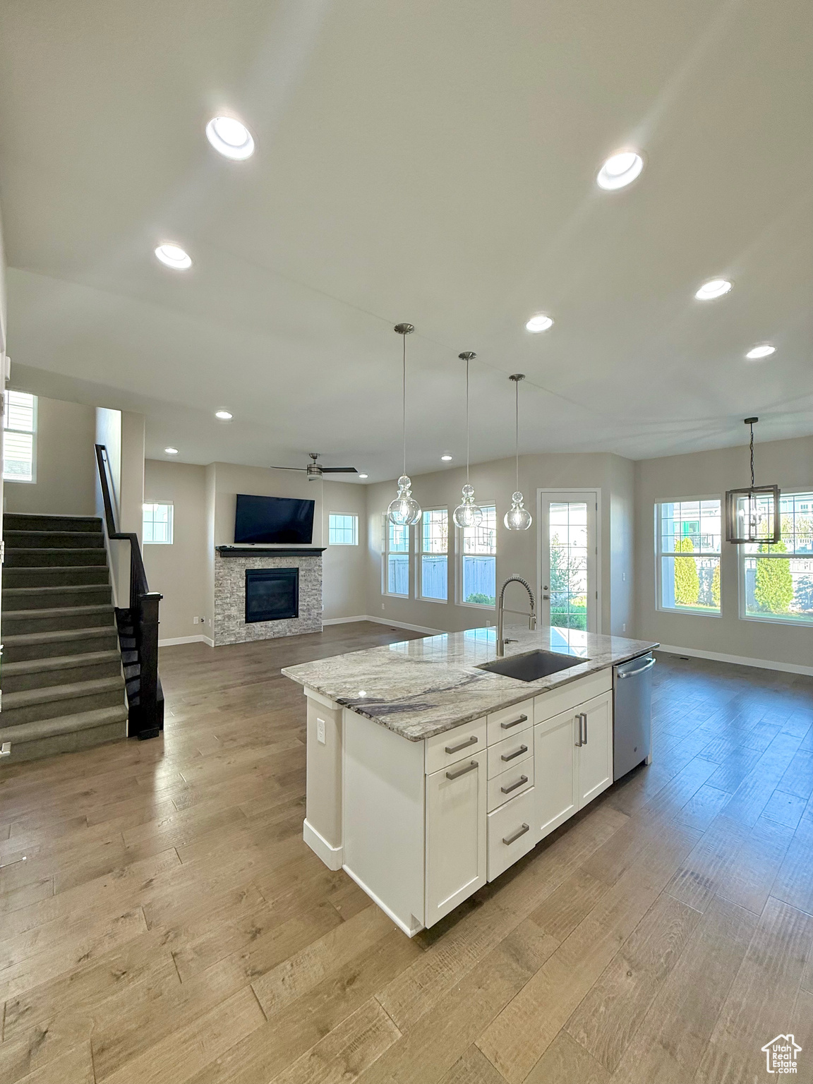 property viewer photo 22