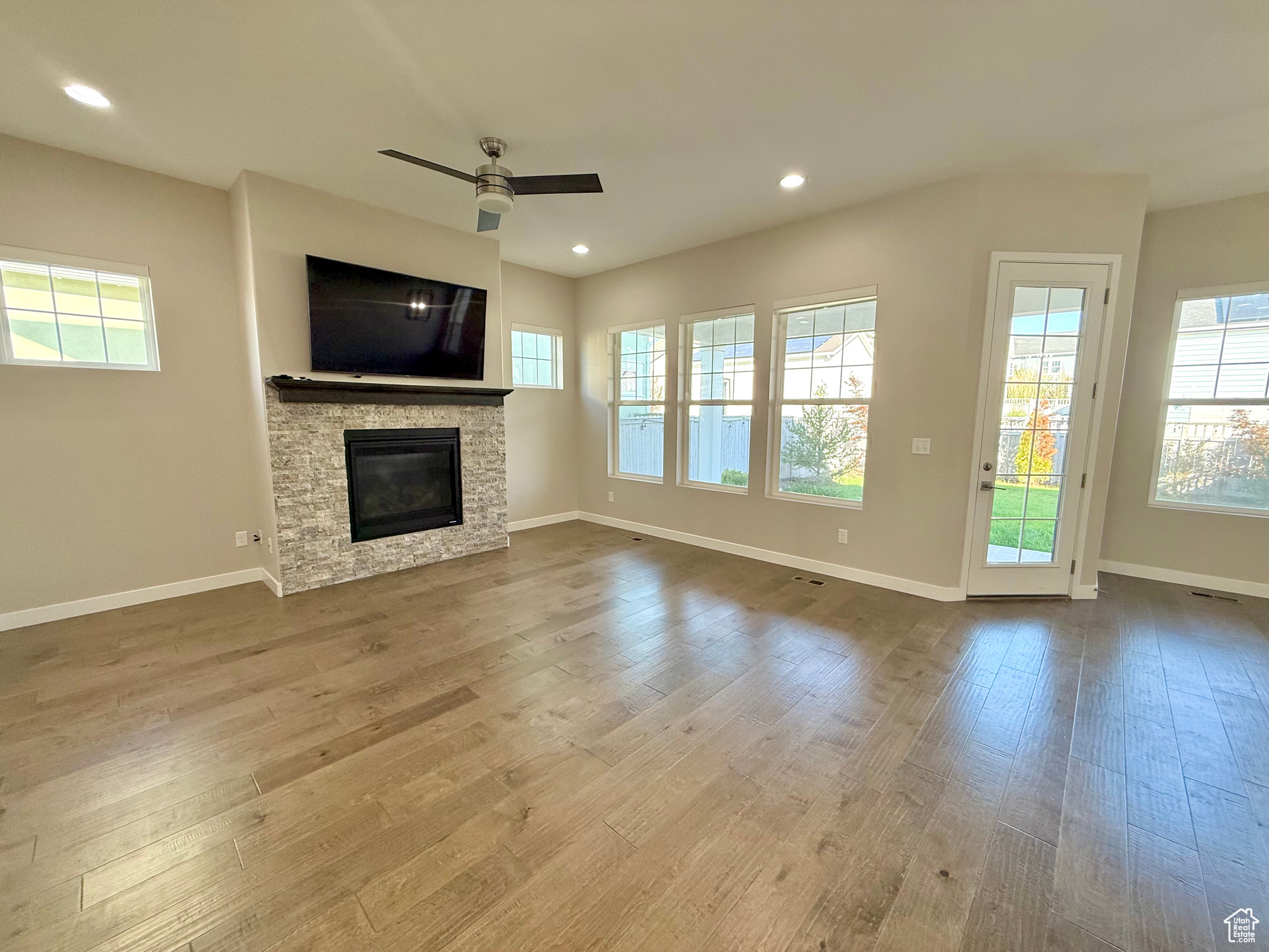 property viewer photo 24