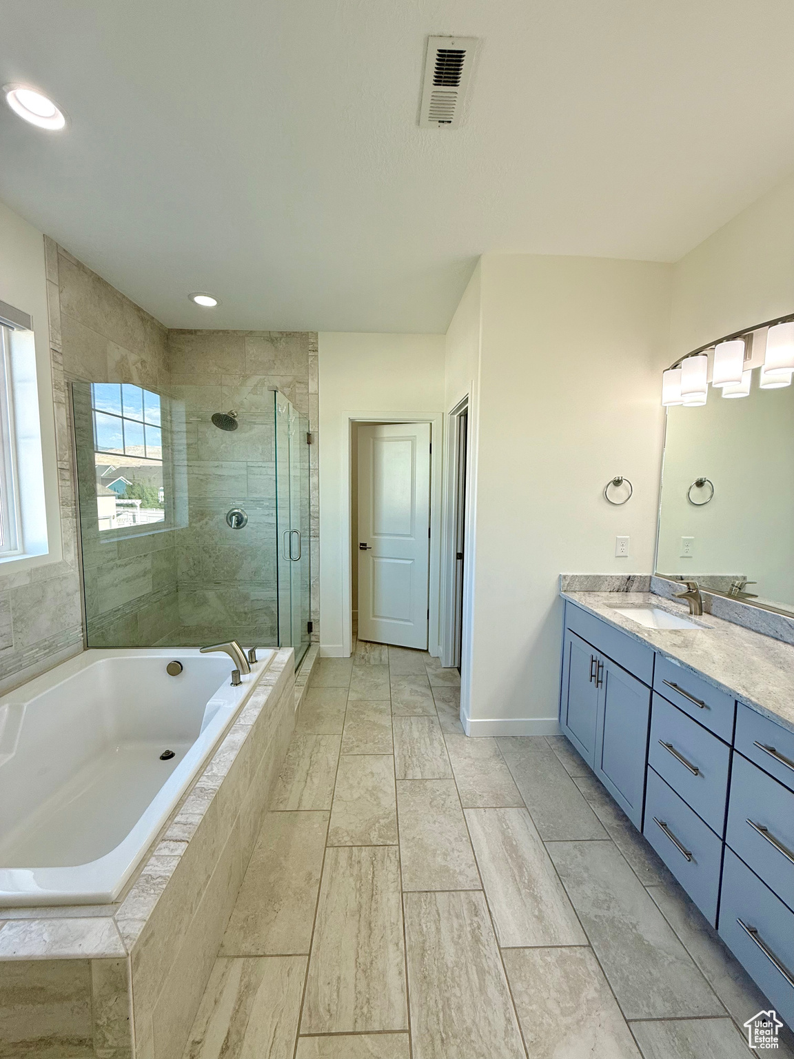 property viewer photo 46