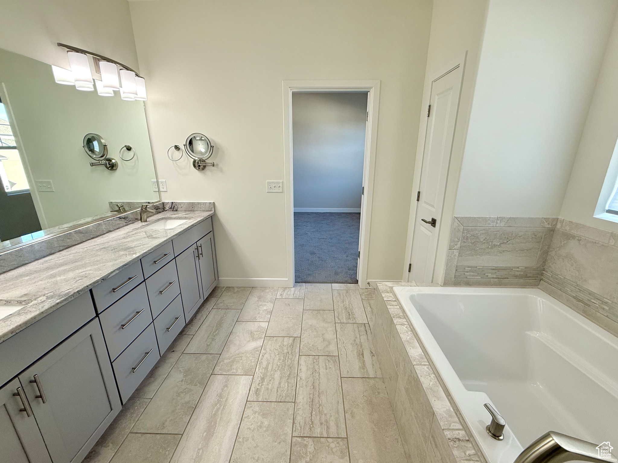 property viewer photo 48