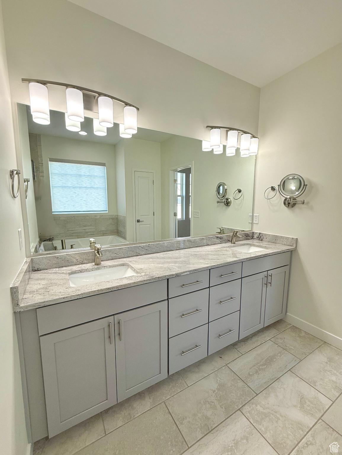 property viewer photo 50