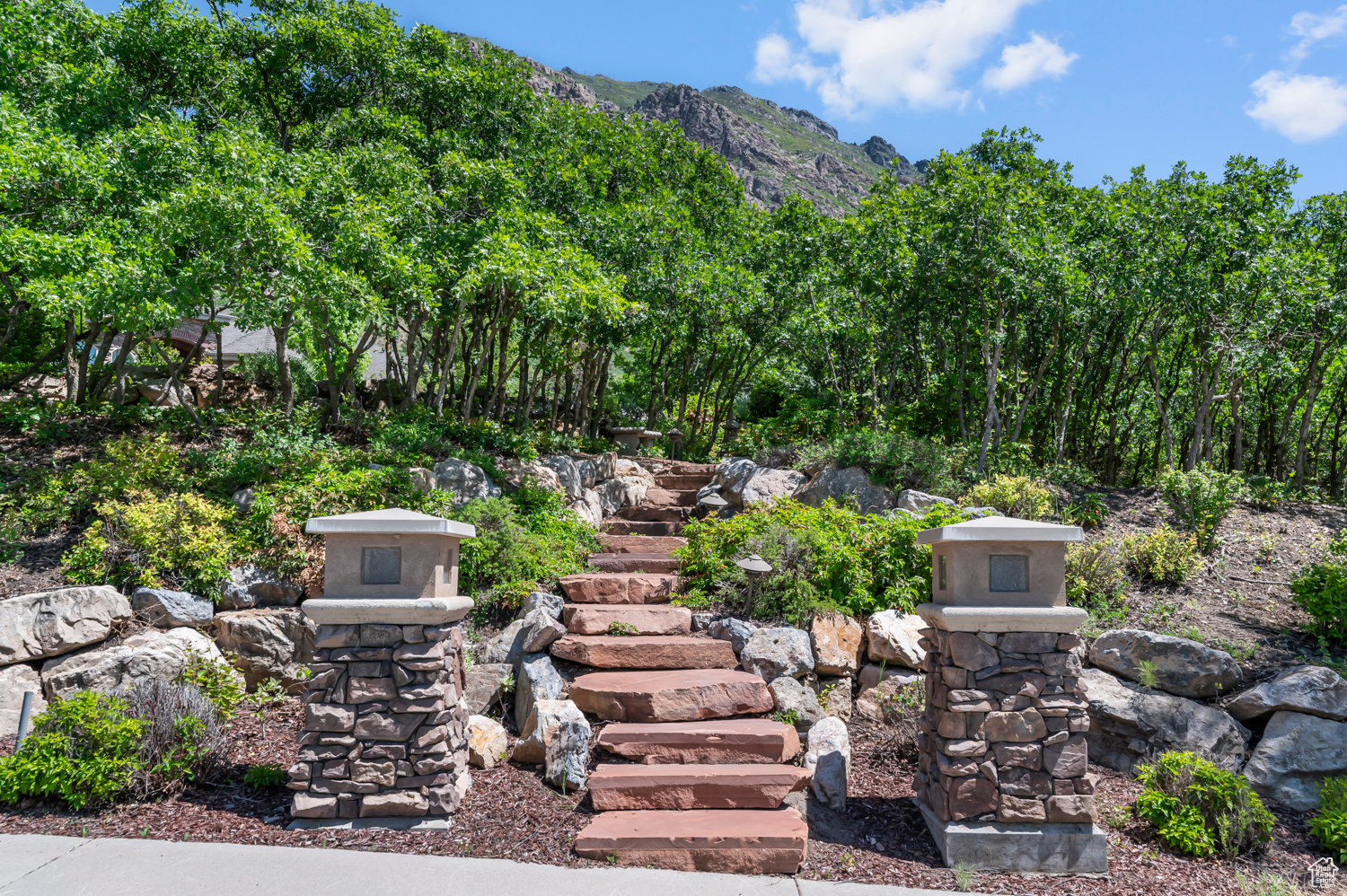 main property photo 89