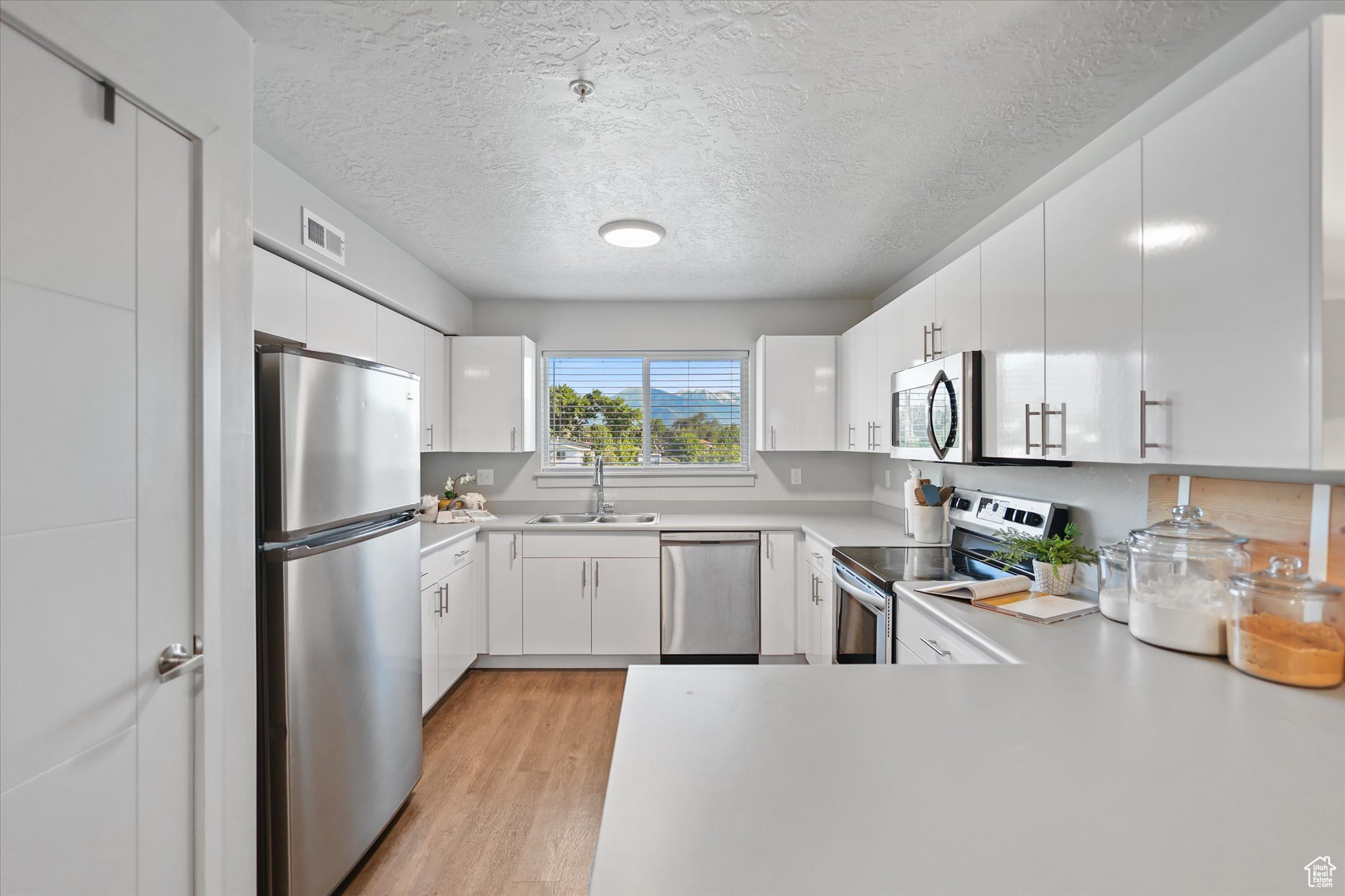 property viewer photo 15