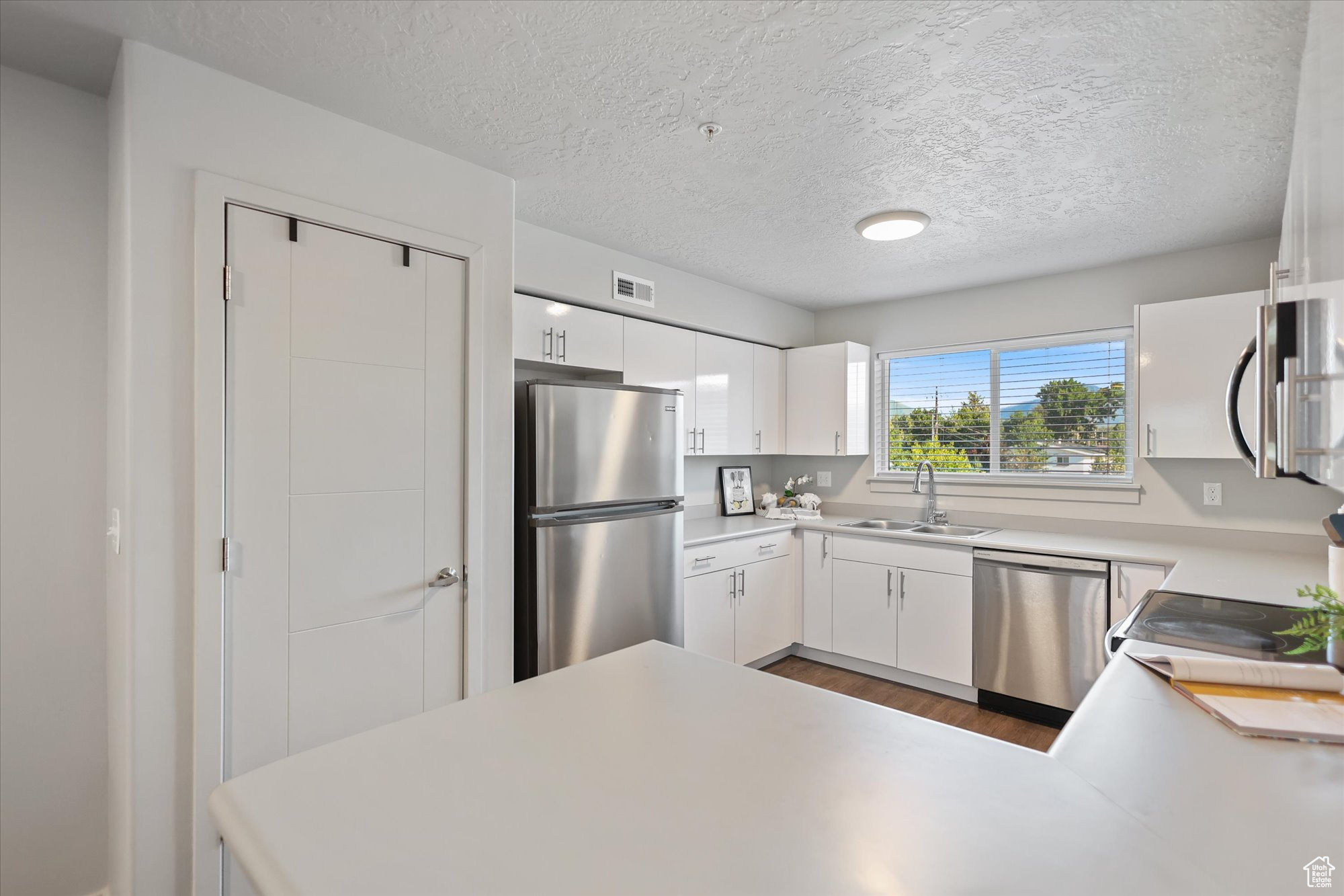 property viewer photo 16