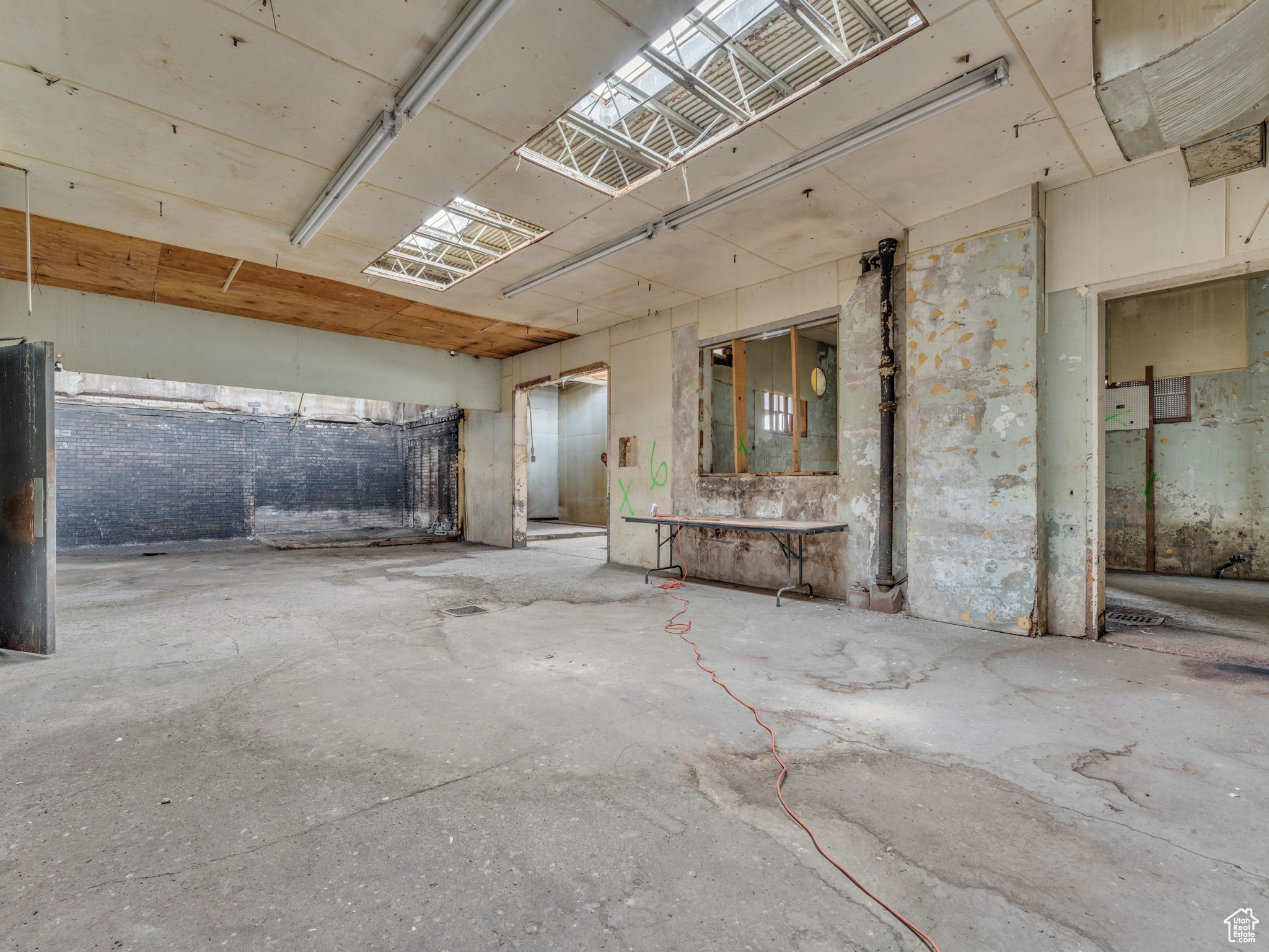 main property photo 48