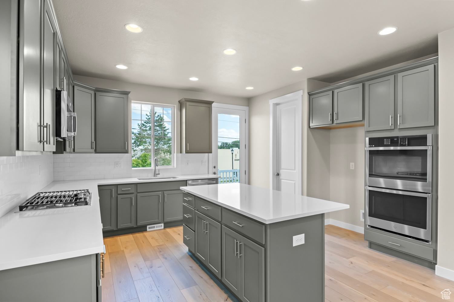 property viewer photo 10