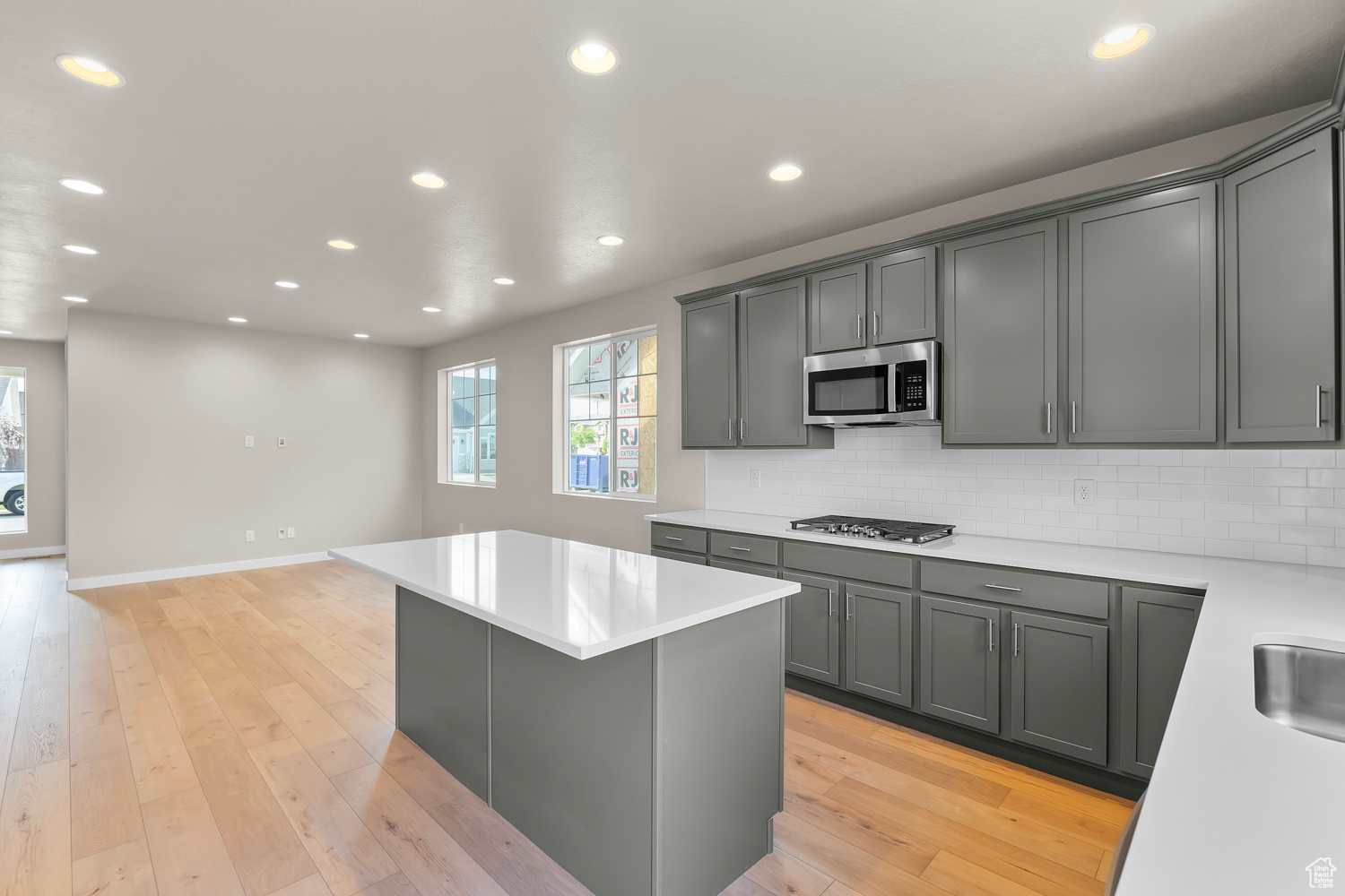 property viewer photo 11