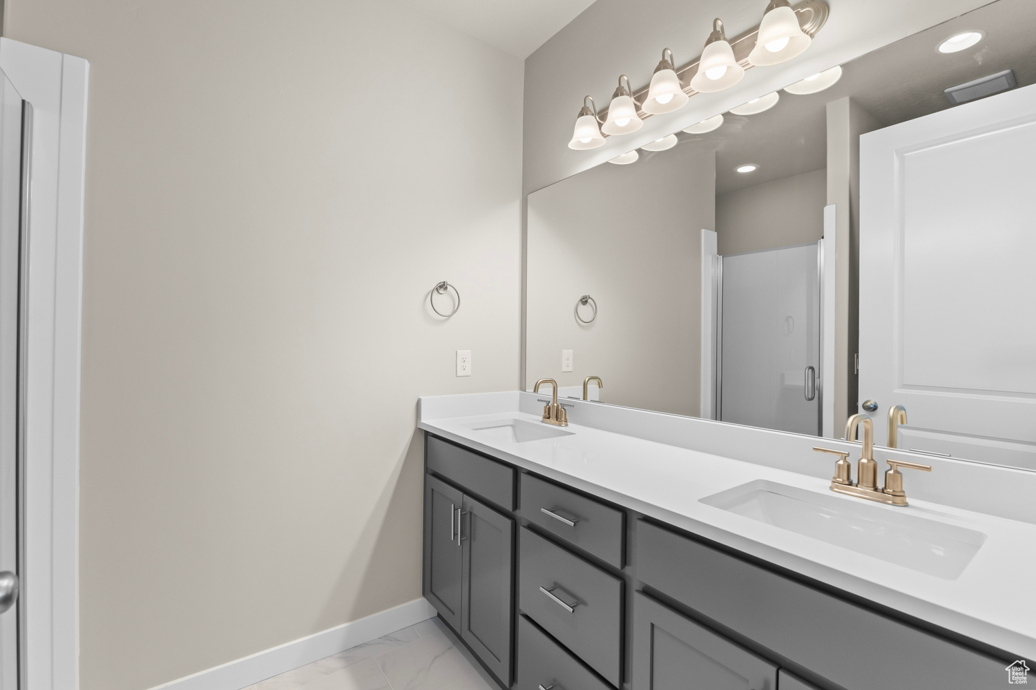 property viewer photo 17