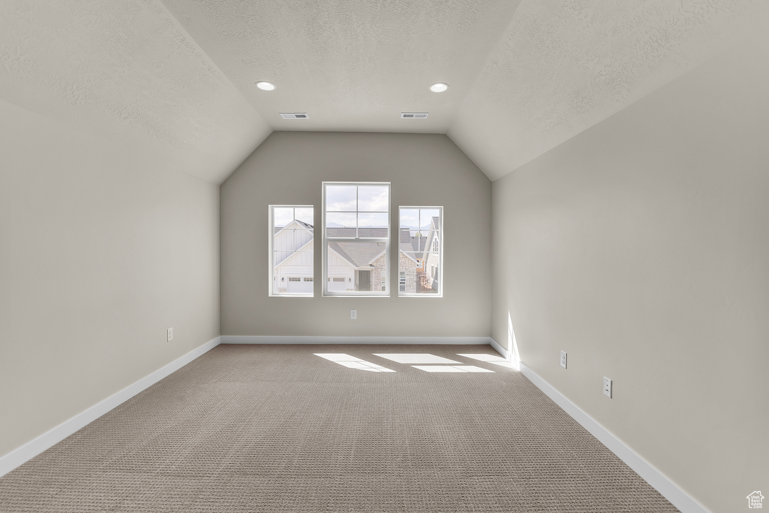 property viewer photo 23