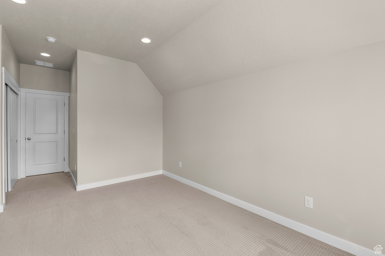 property viewer photo 24