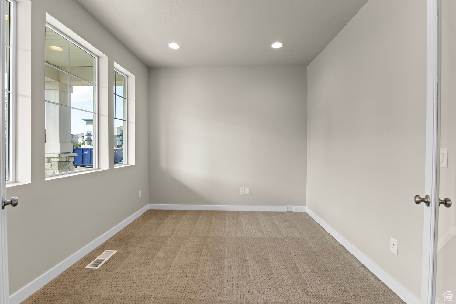 property viewer photo 5