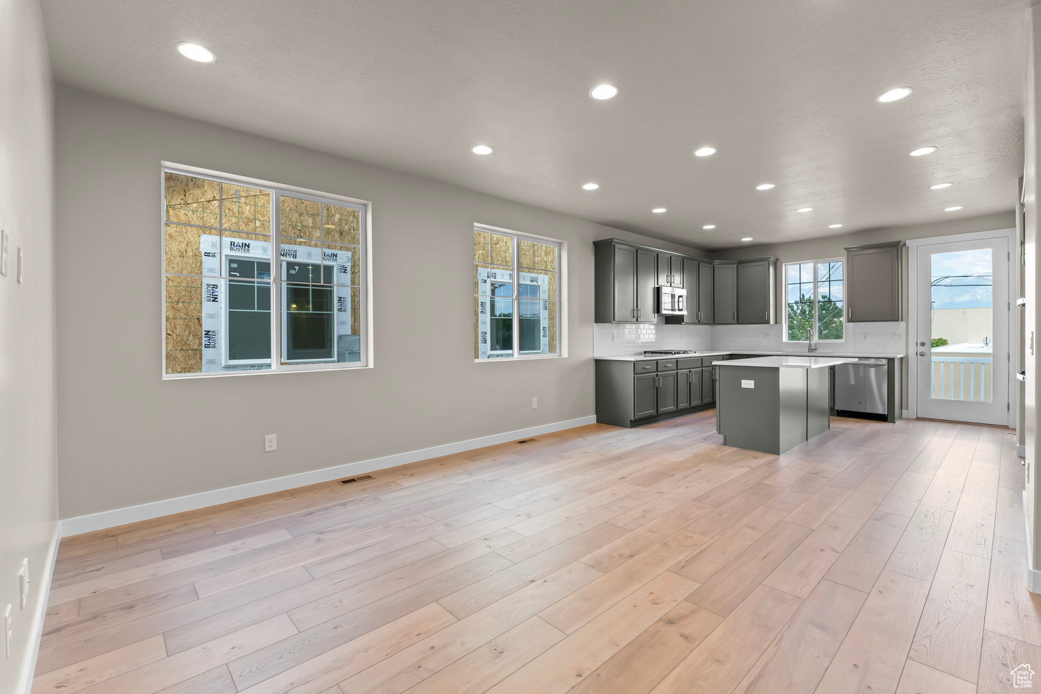 property viewer photo 6