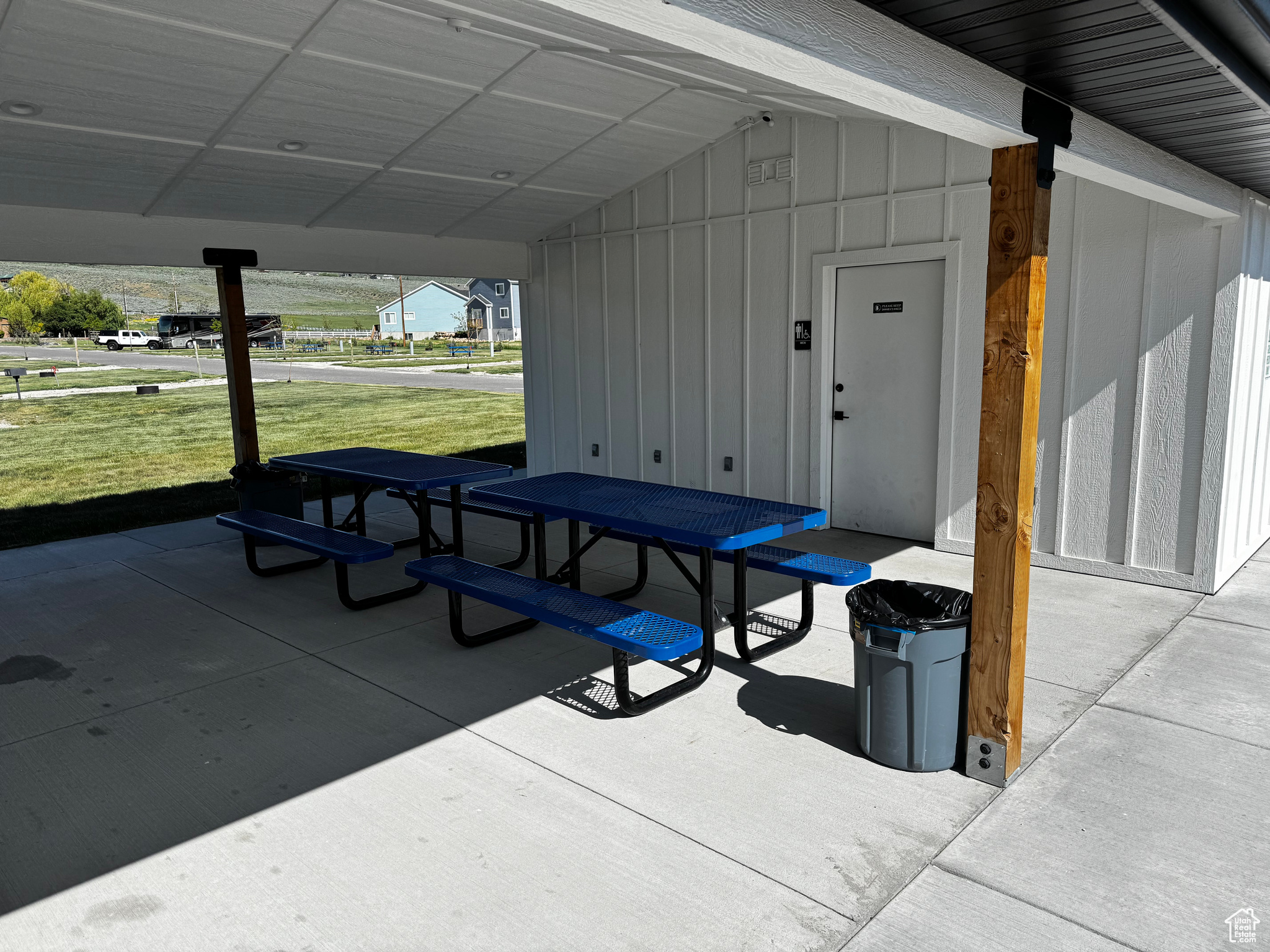 main property photo 16