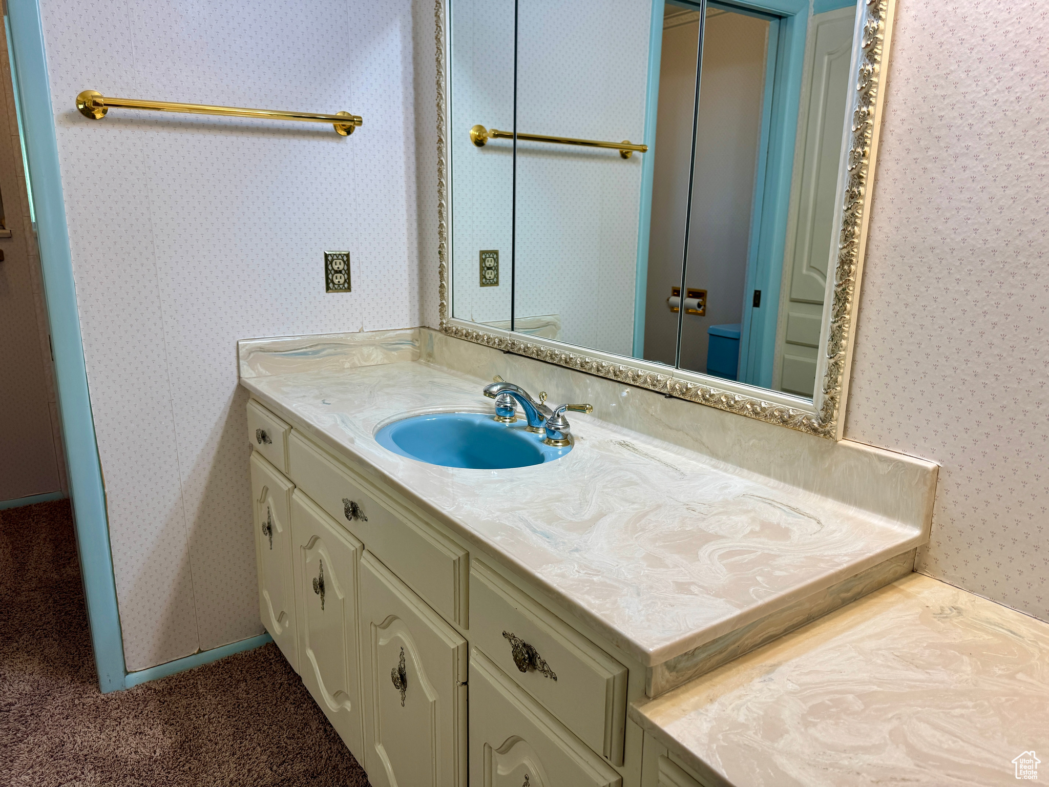 property viewer photo 18