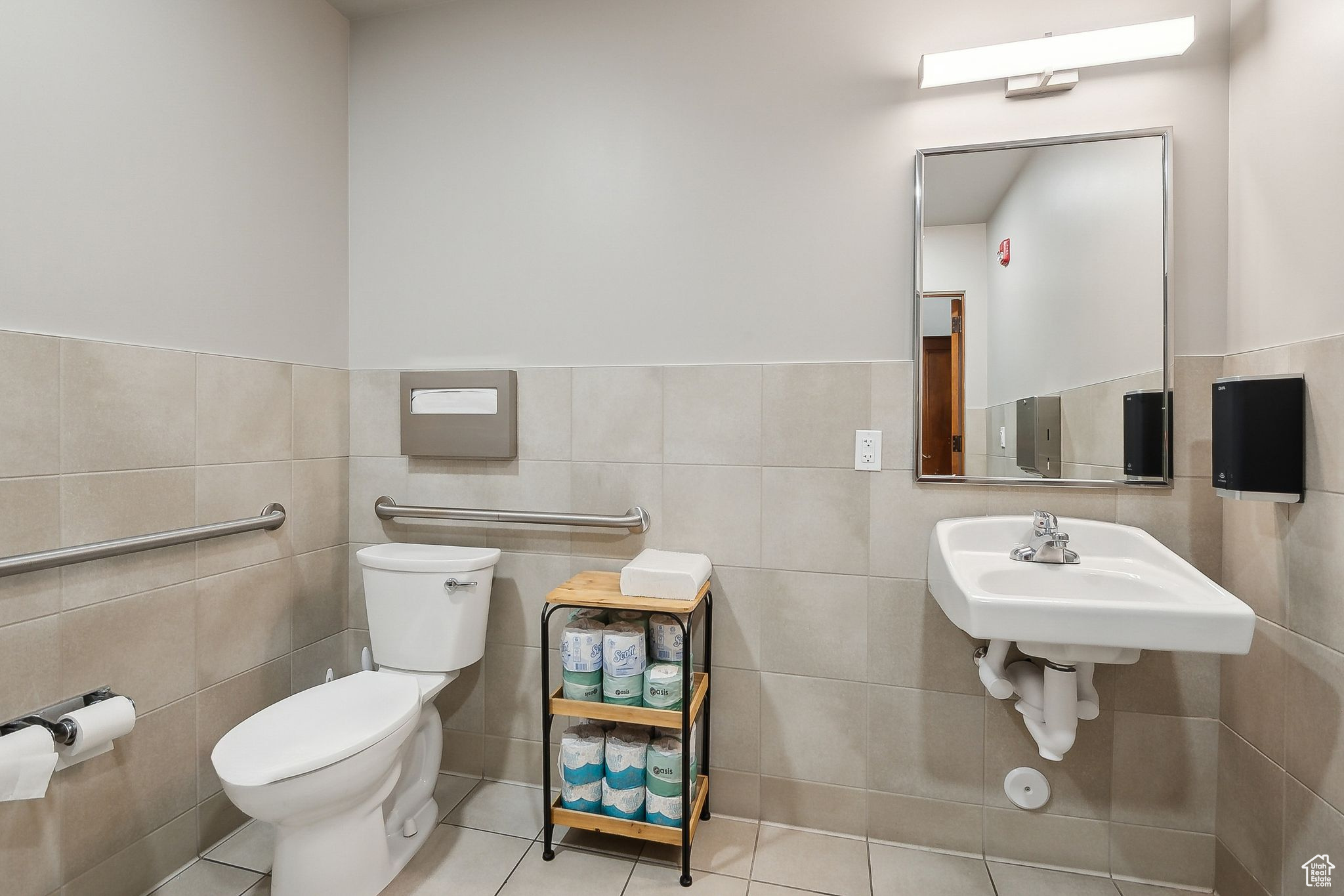 main property photo 18