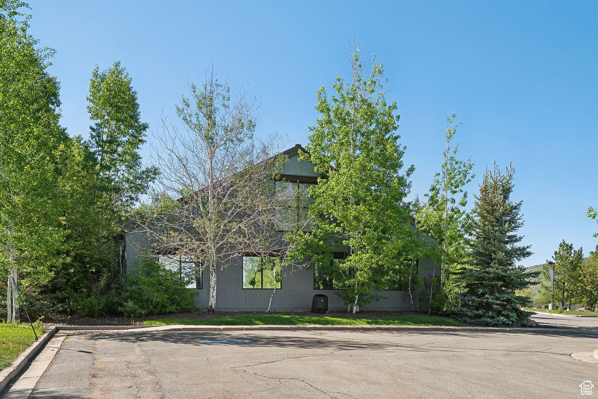 main property photo 45