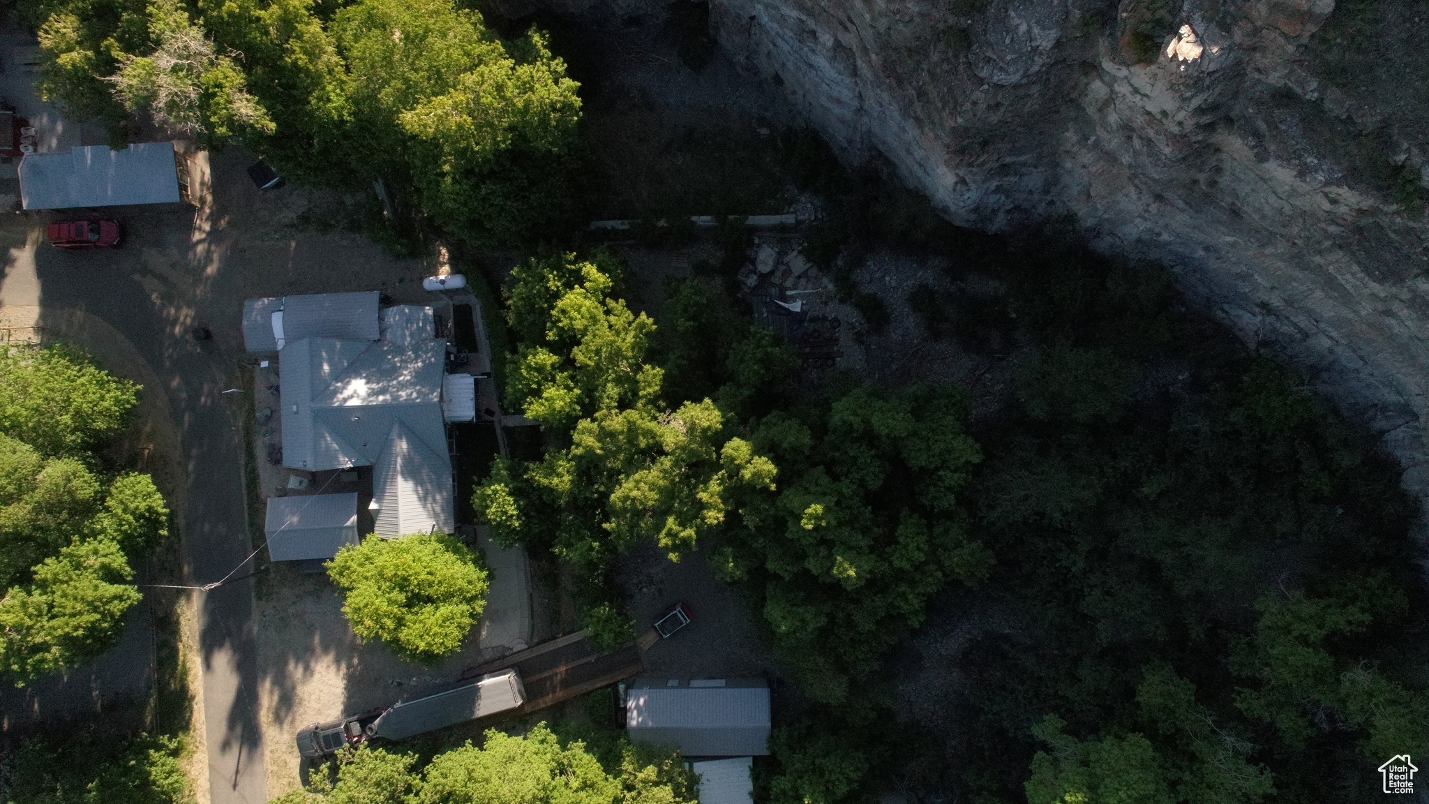 main property photo 13