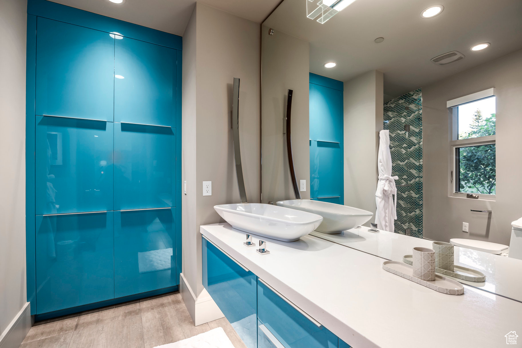 main property photo 76