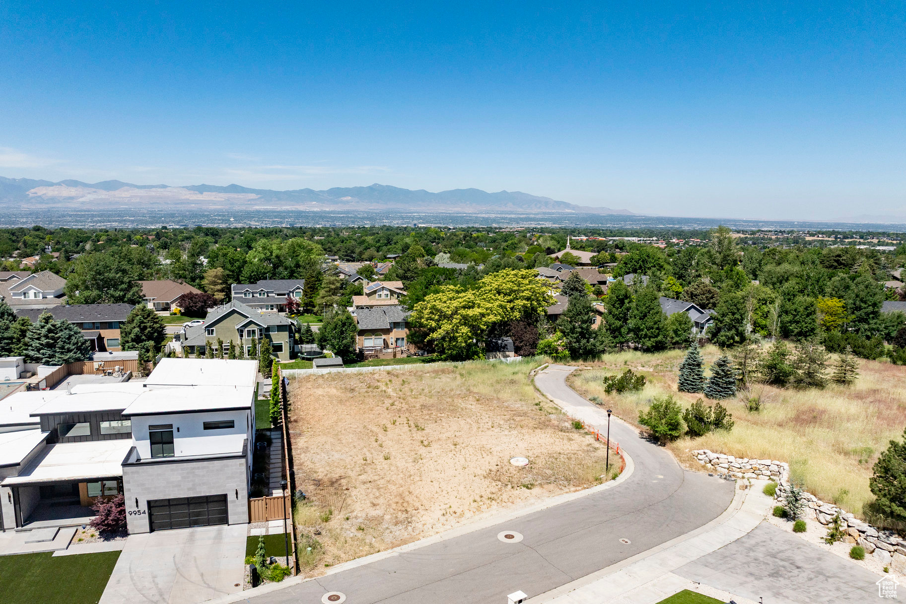 main property photo 7