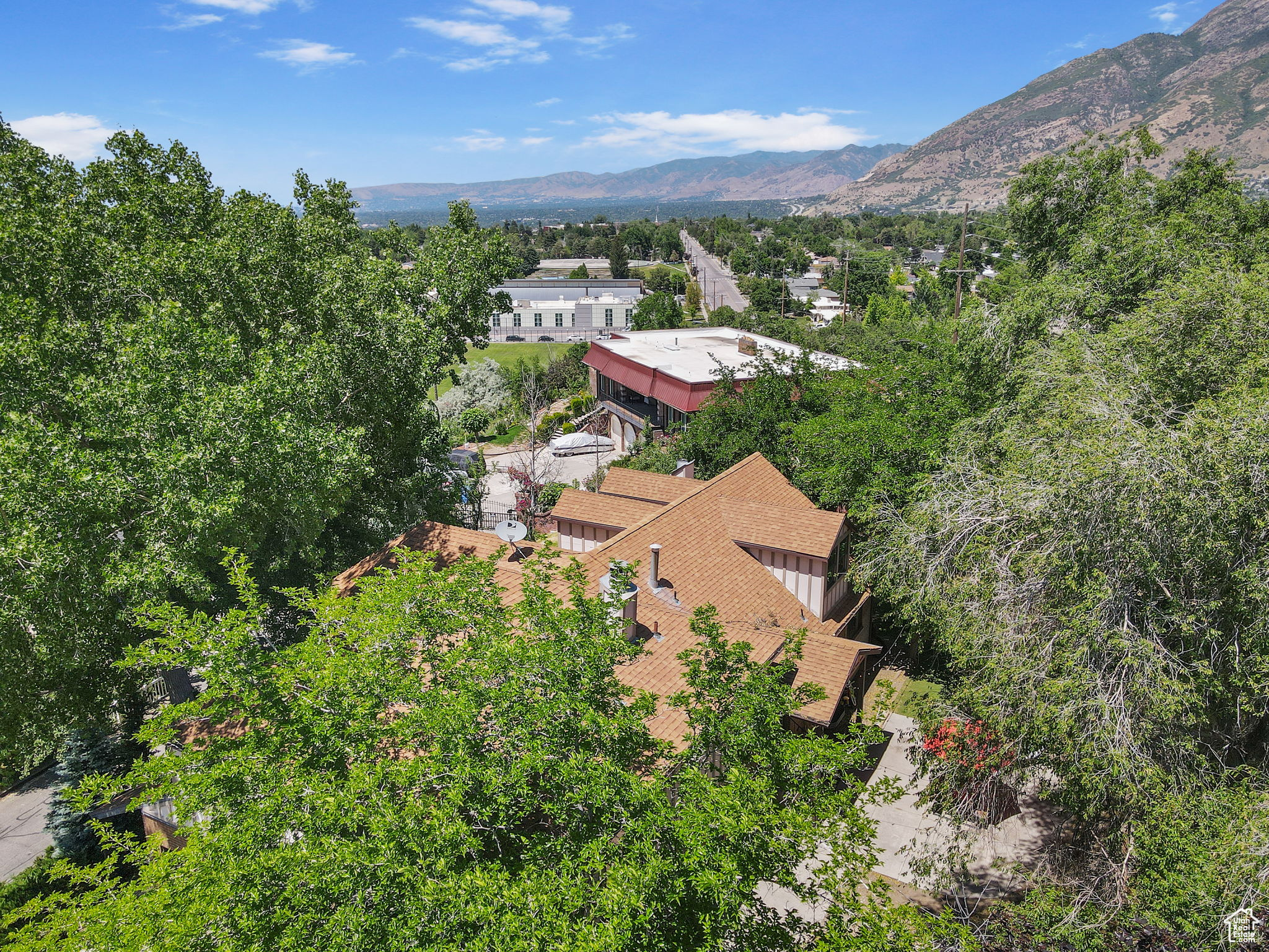 main property photo 48