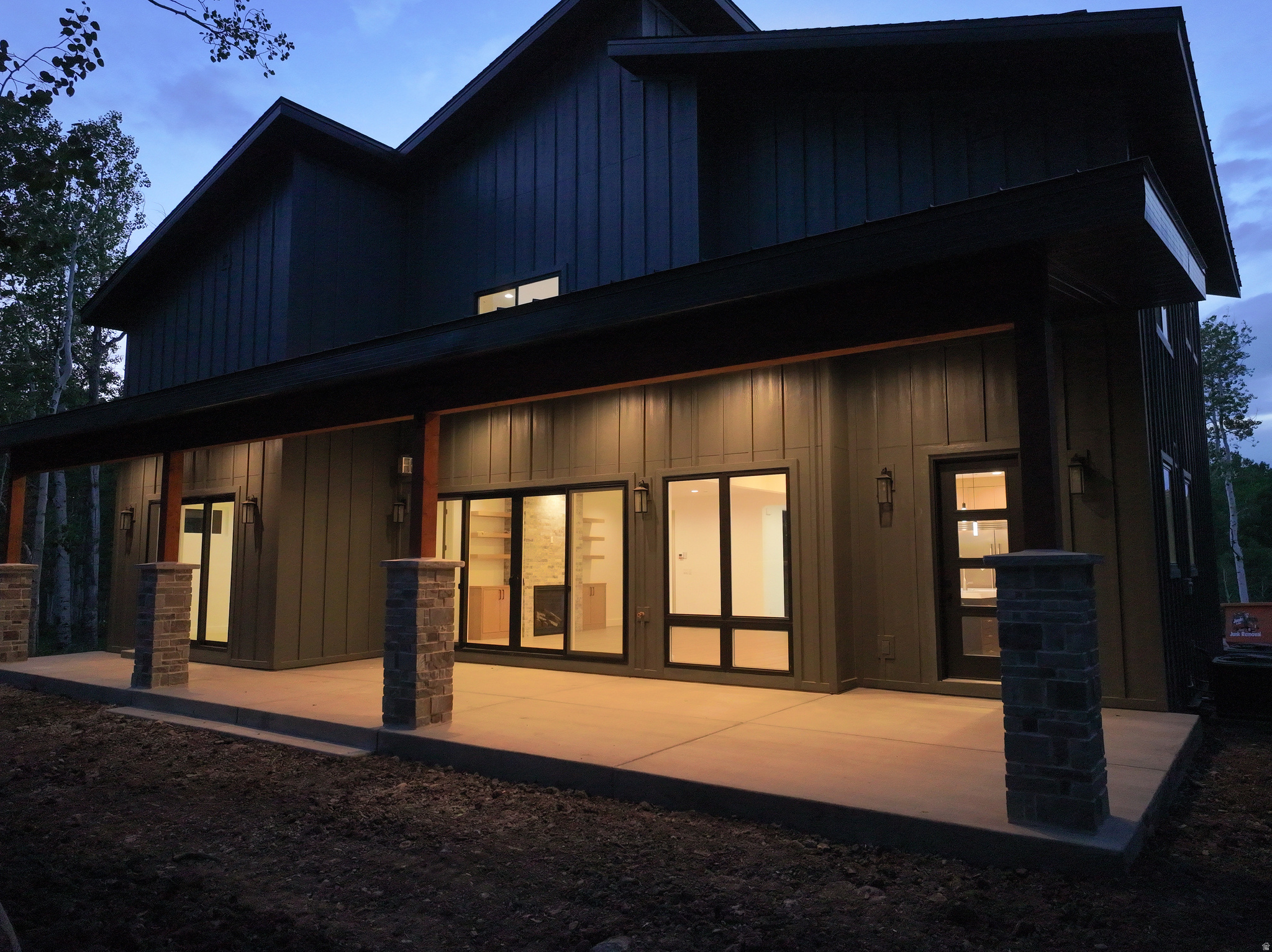 main property photo 40