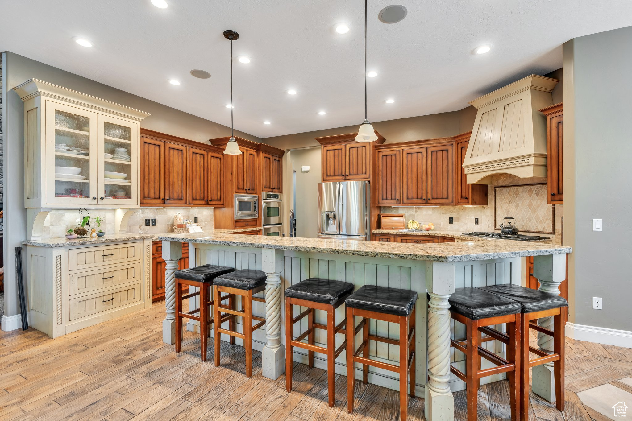 main property photo 27