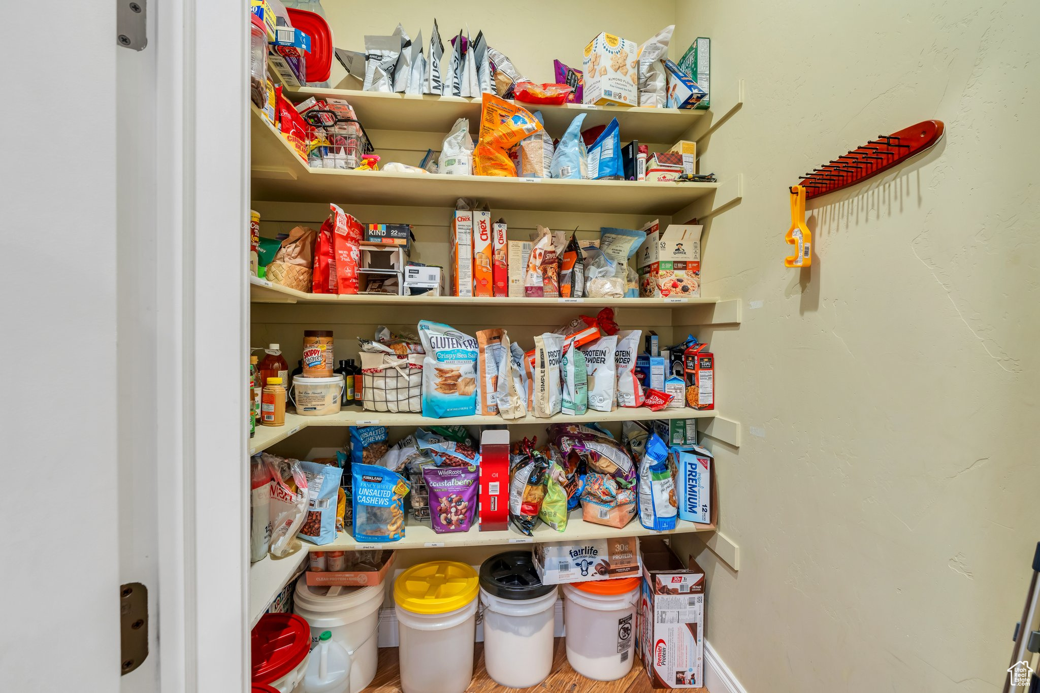 main property photo 32