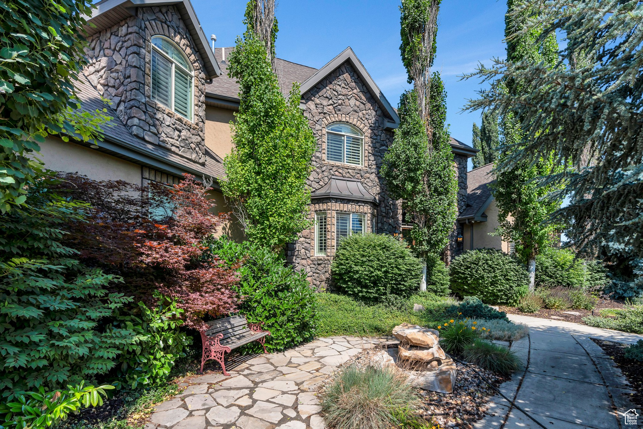 main property photo 4