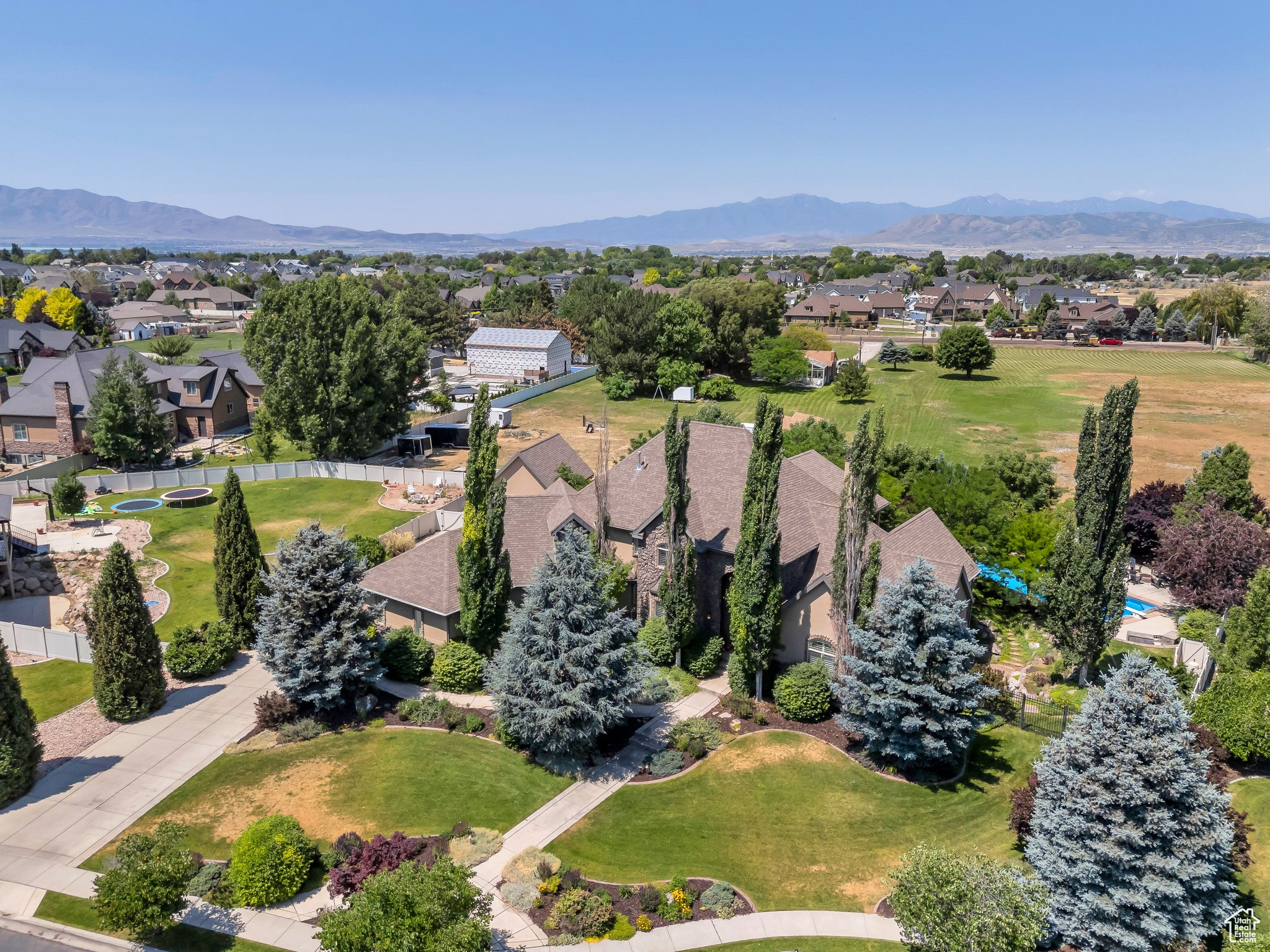 main property photo 75
