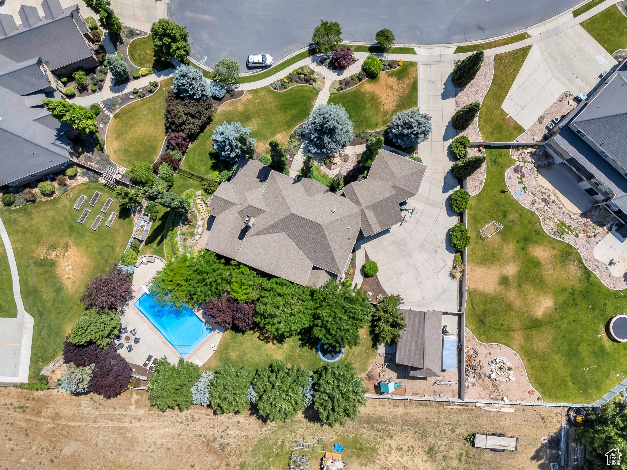 main property photo 8