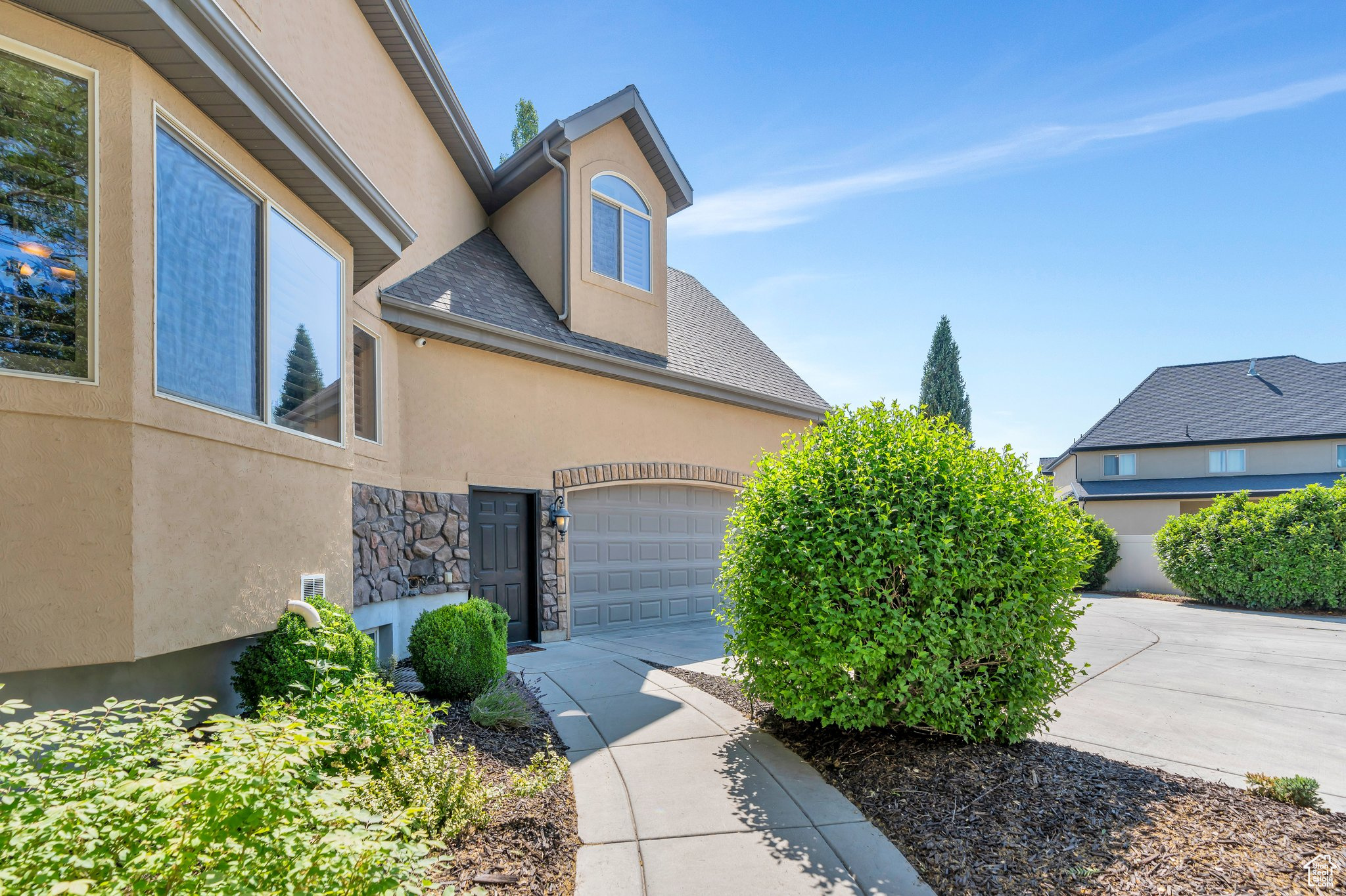 main property photo 80