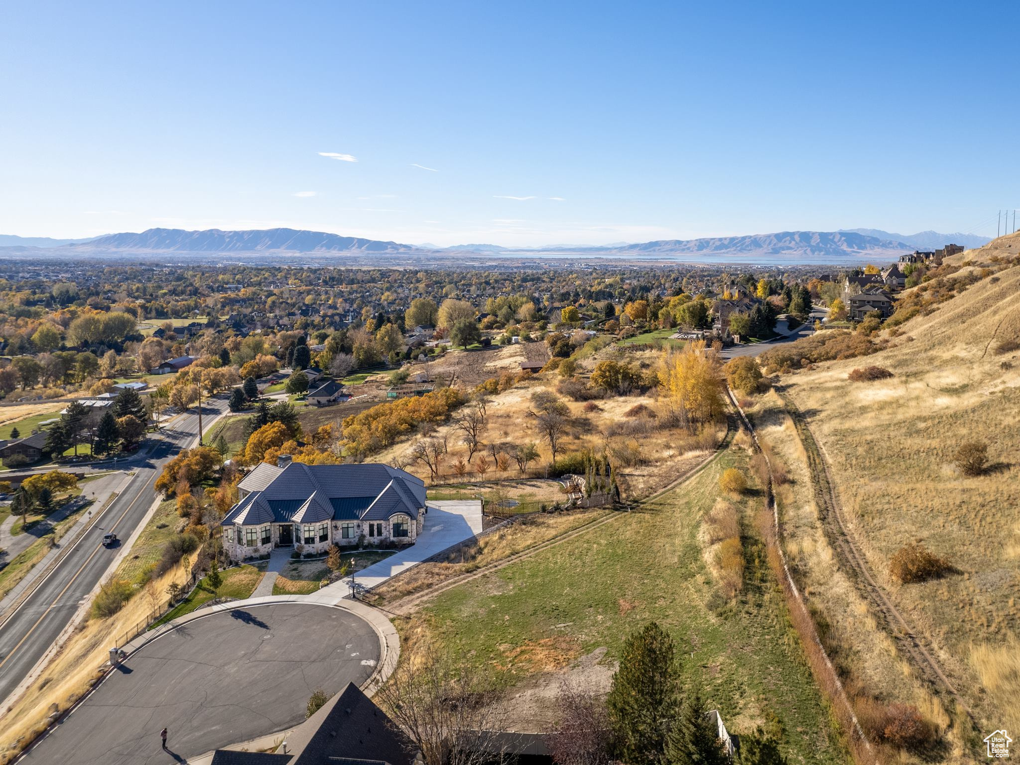 main property photo 13